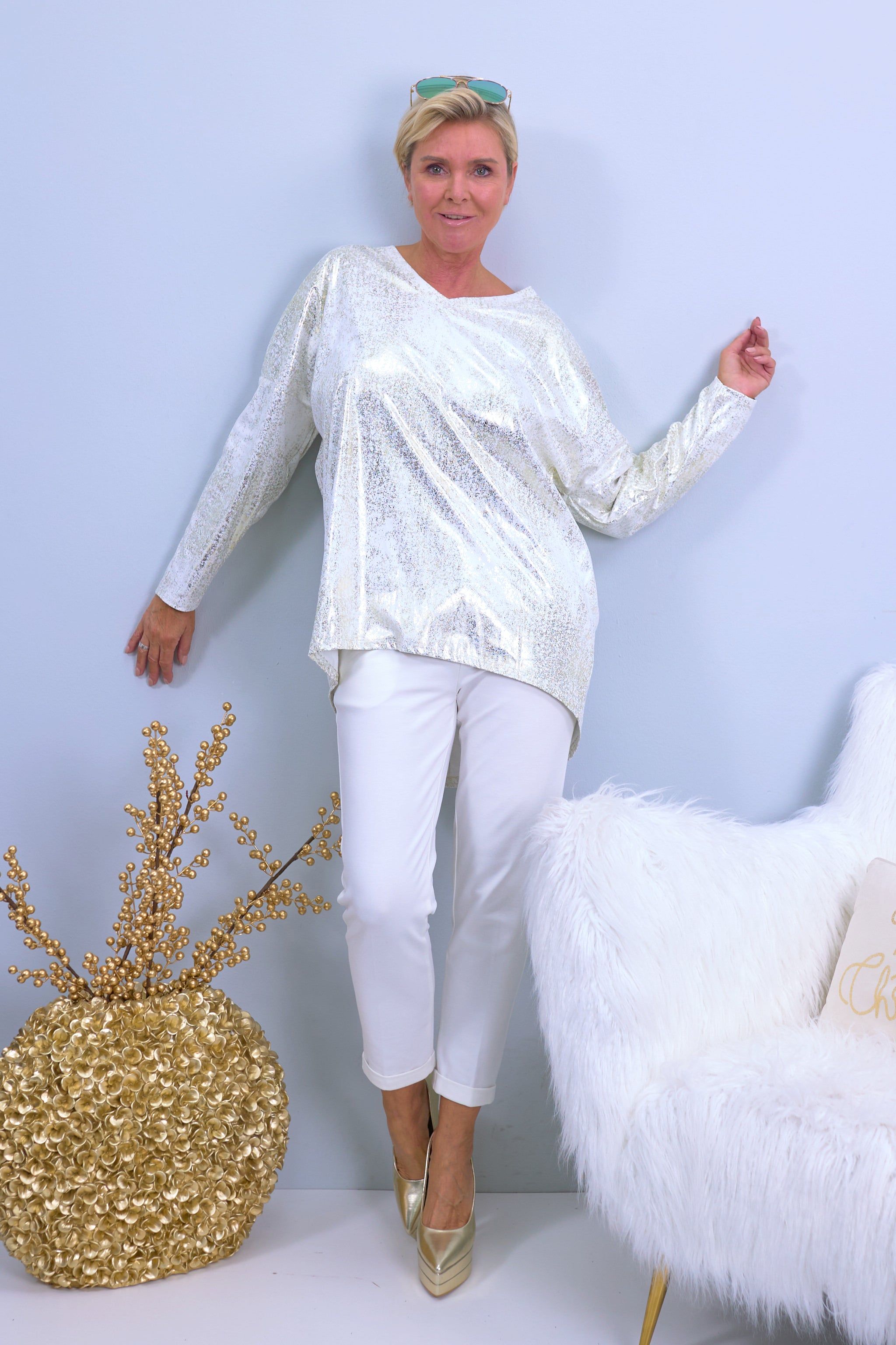 Glitzer-Shirt mit V-Ausschnitt, ecru-gold/silber
