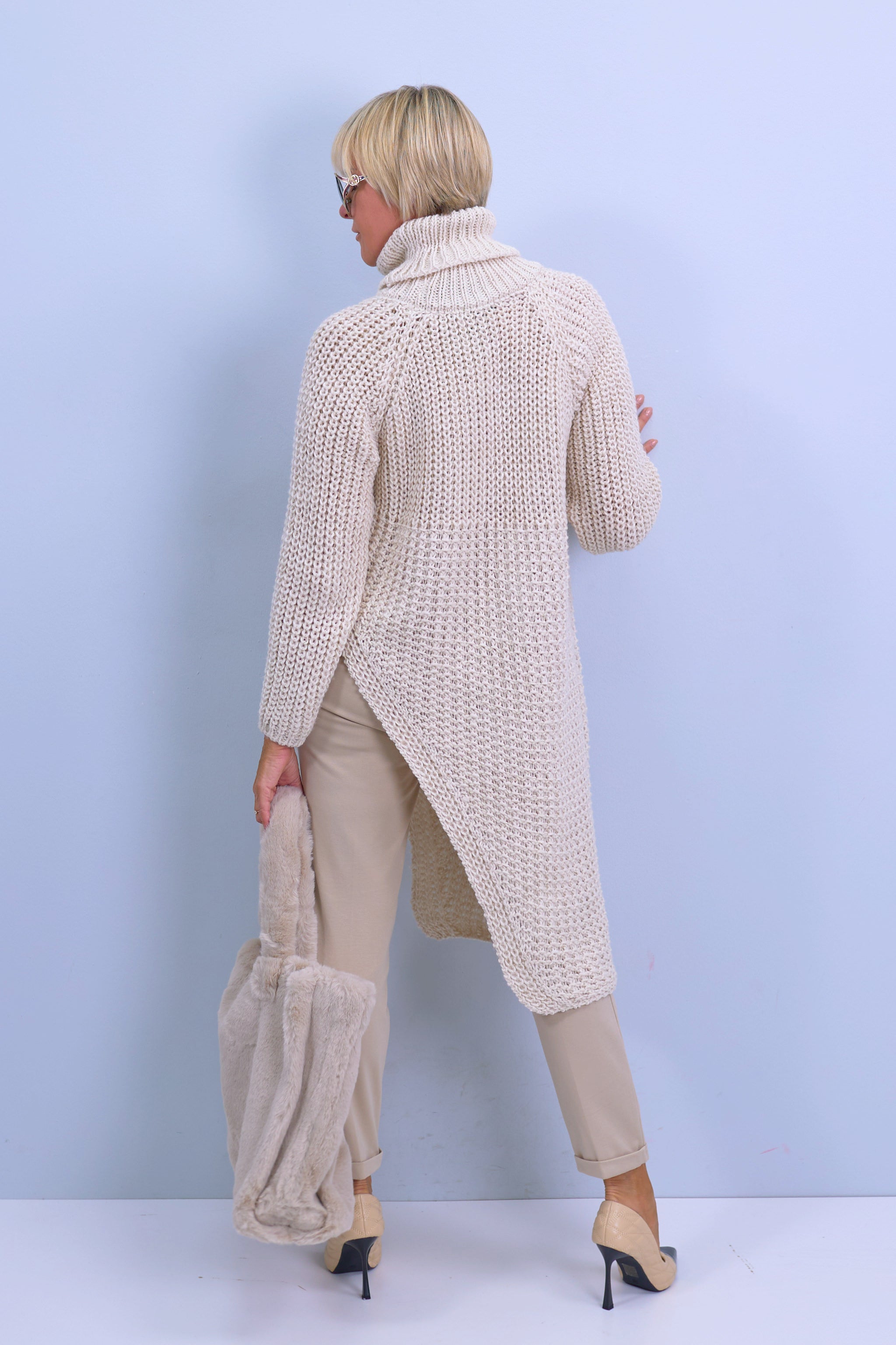 Longpulli, asymmetrisch mit Raglanärmeln, beige