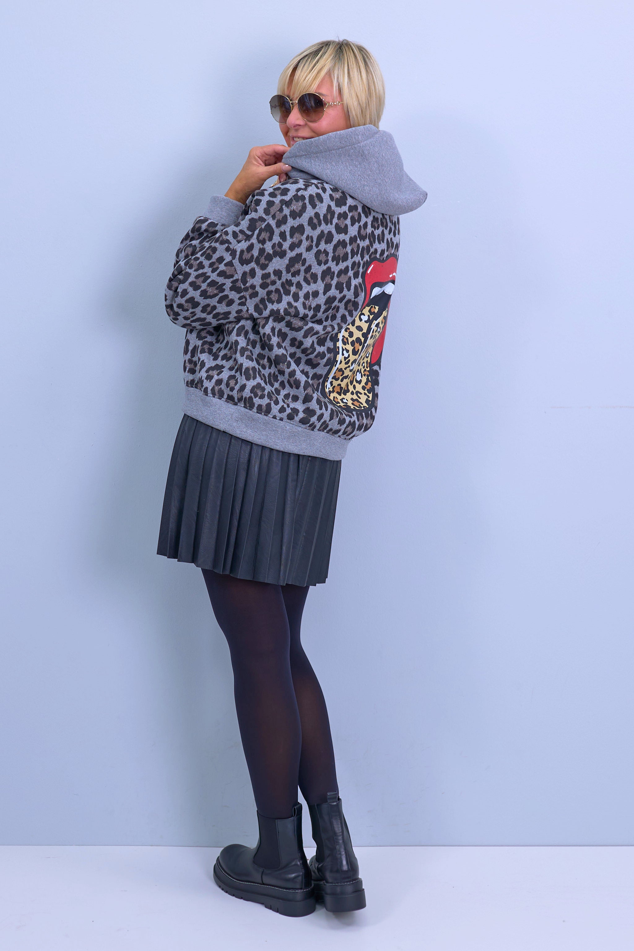 Leo-Hoodie mit Mund, leo-grau