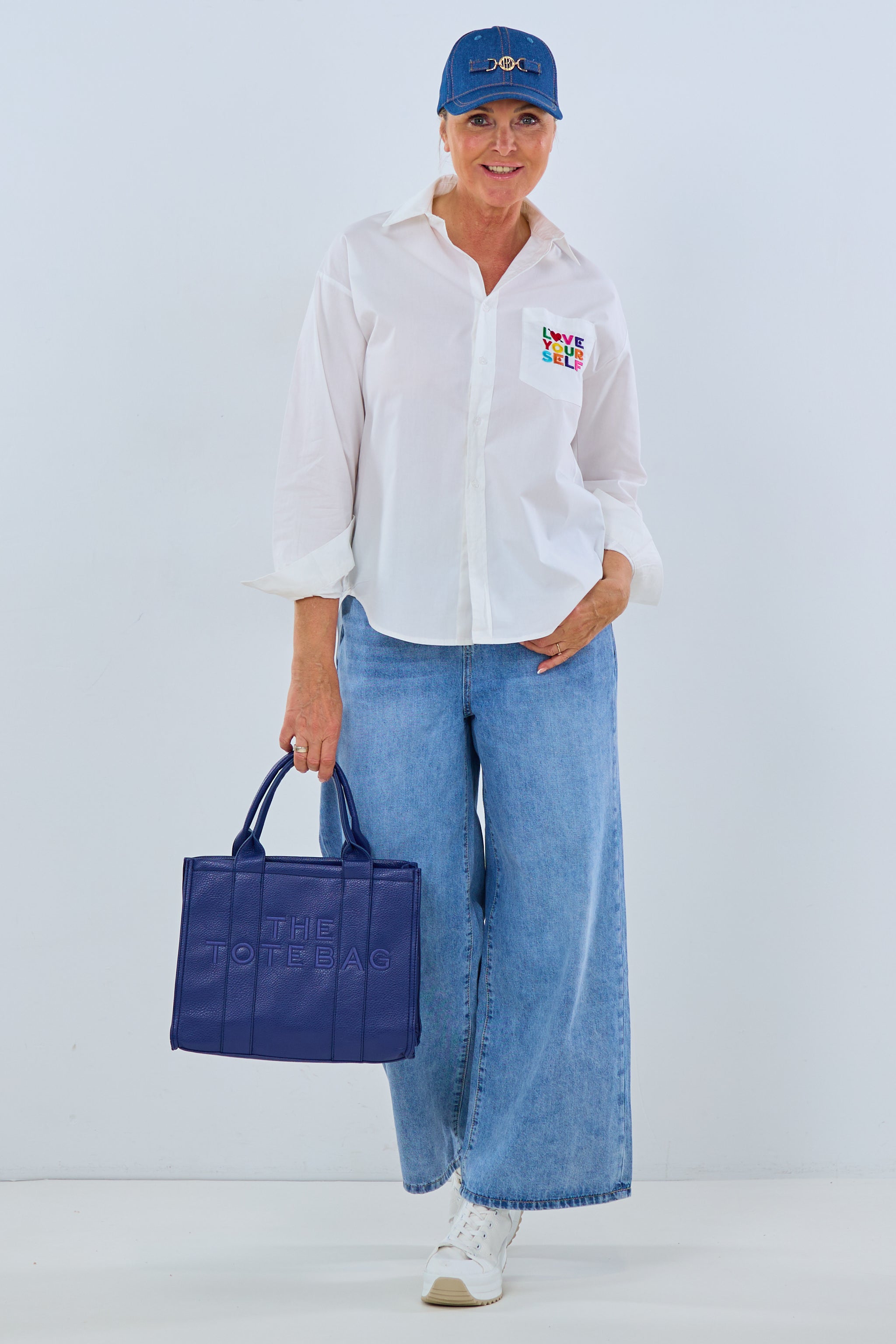 Bluse mit LOVE YOURSELF-Stickerei, weiß von Trends & Lifestyle Deutschland GmbH