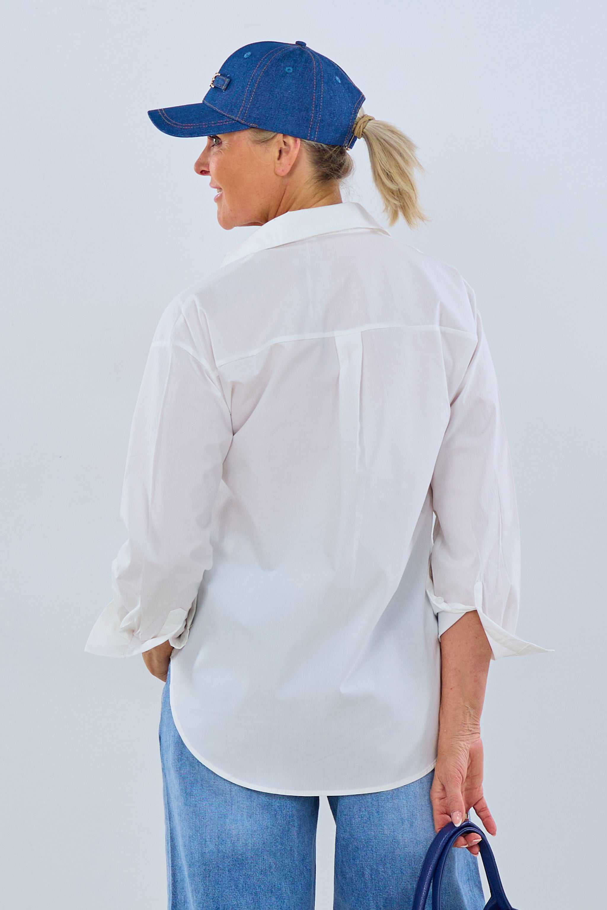 Bluse mit LOVE YOURSELF-Stickerei, weiß von Trends & Lifestyle Deutschland GmbH