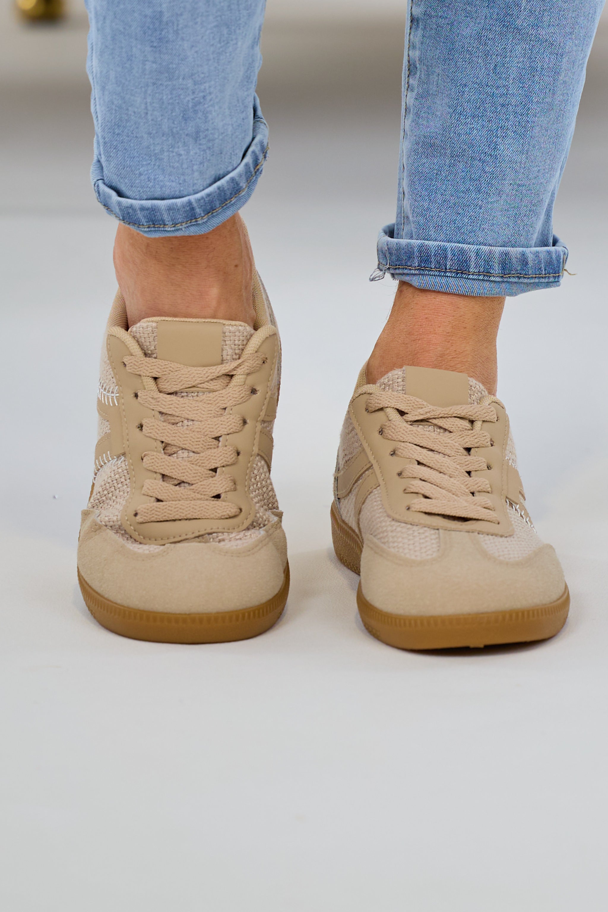 Sneaker mit gewebten Einsätzen, dunkelbeige von Trends & Lifestyle Deutschland GmbH