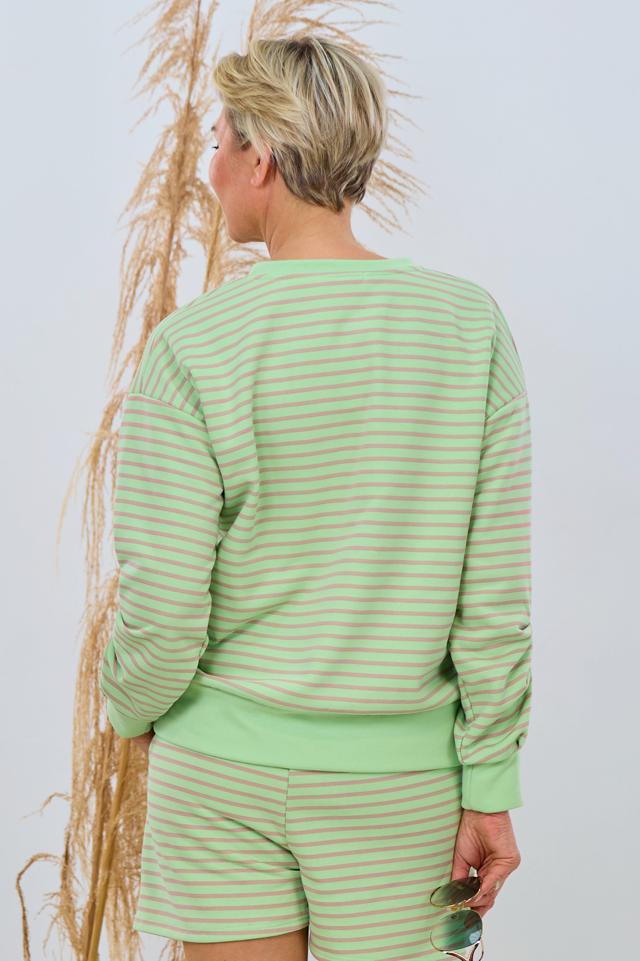 Gestreiftes Sweaty, lindgrün-taupe von Trends & Lifestyle Deutschland GmbH