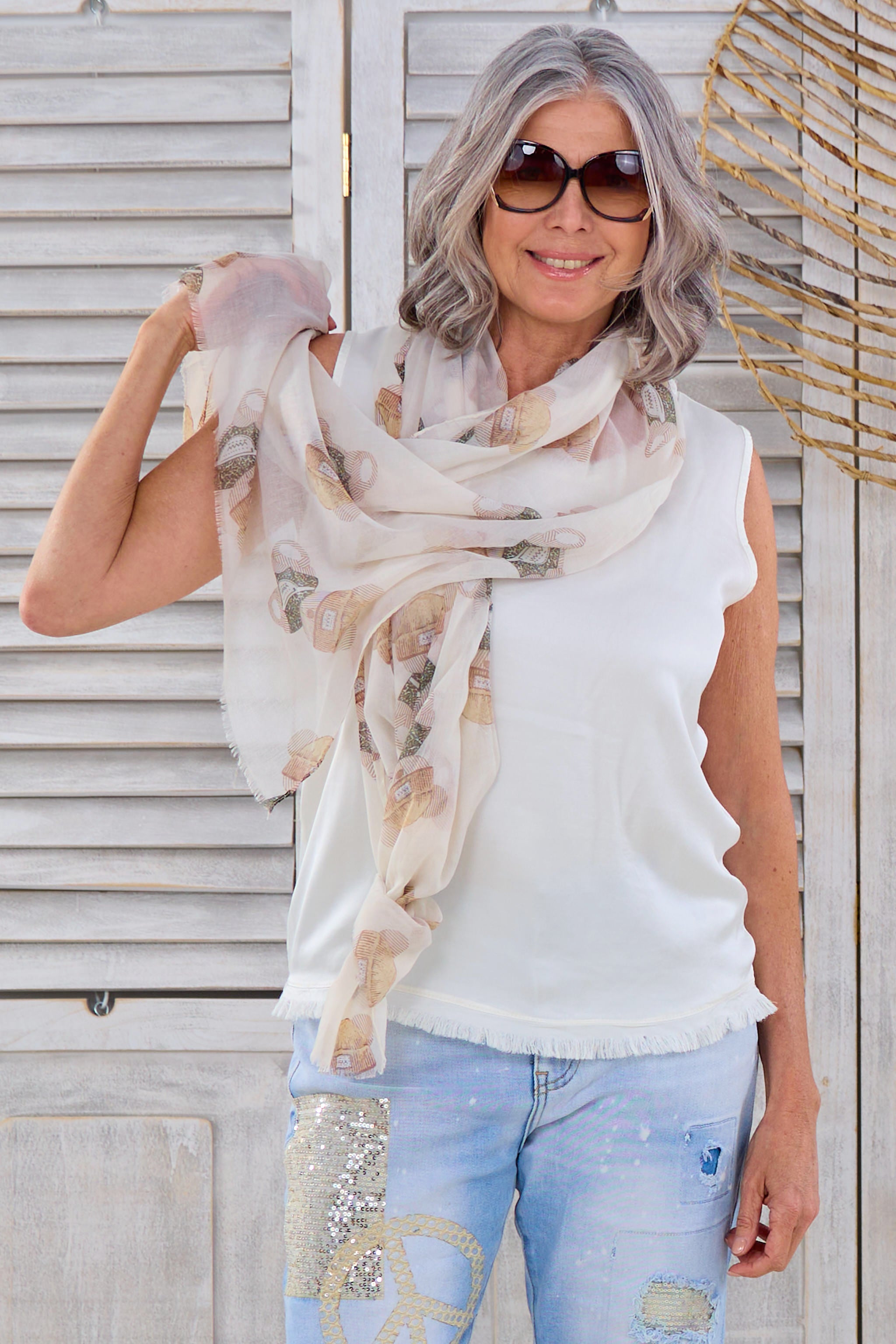 Feines Tuch mit Bärchen, beige von Trends & Lifestyle Deutschland GmbH