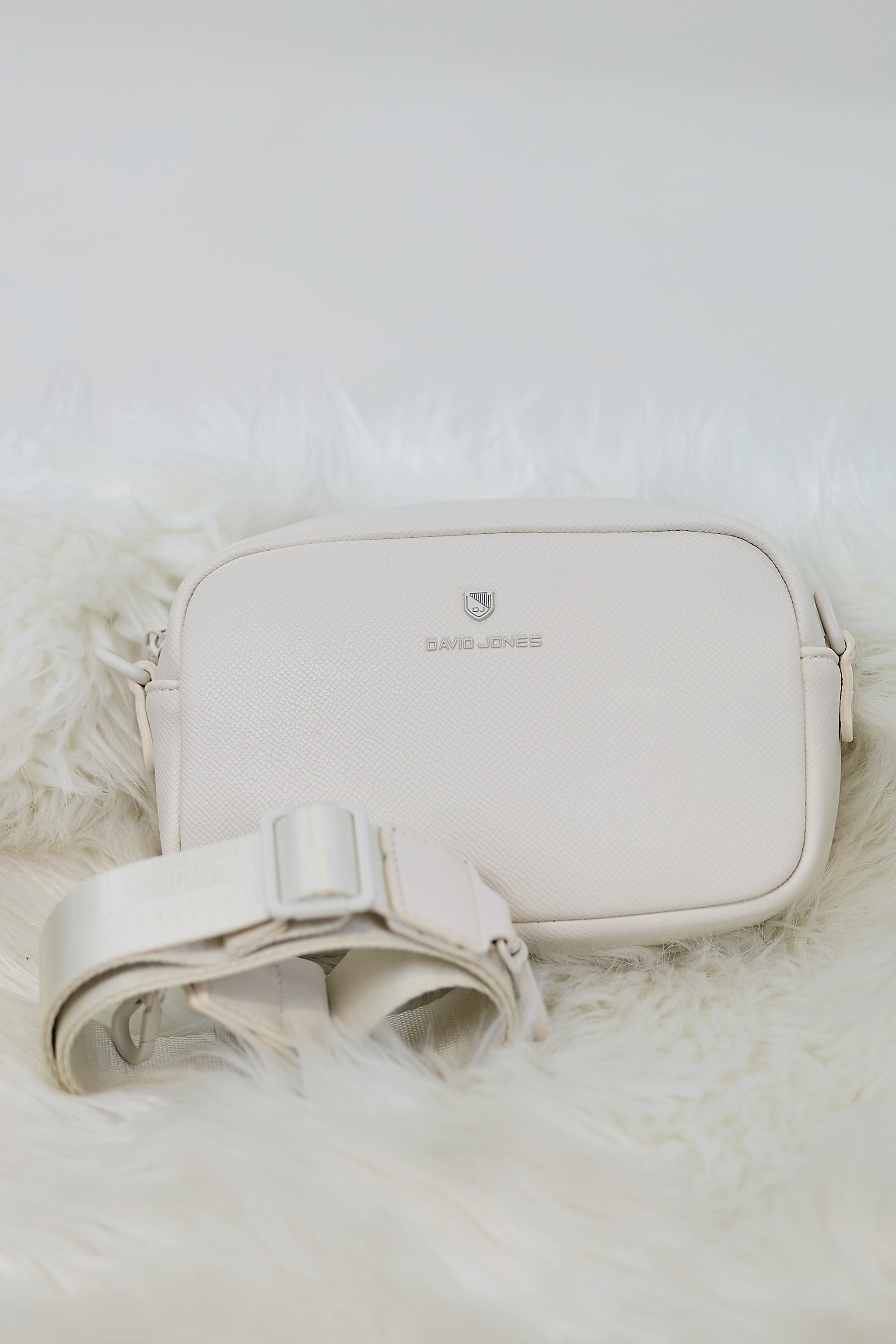 Umhängetasche, creme von Trends & Lifestyle Deutschland GmbH