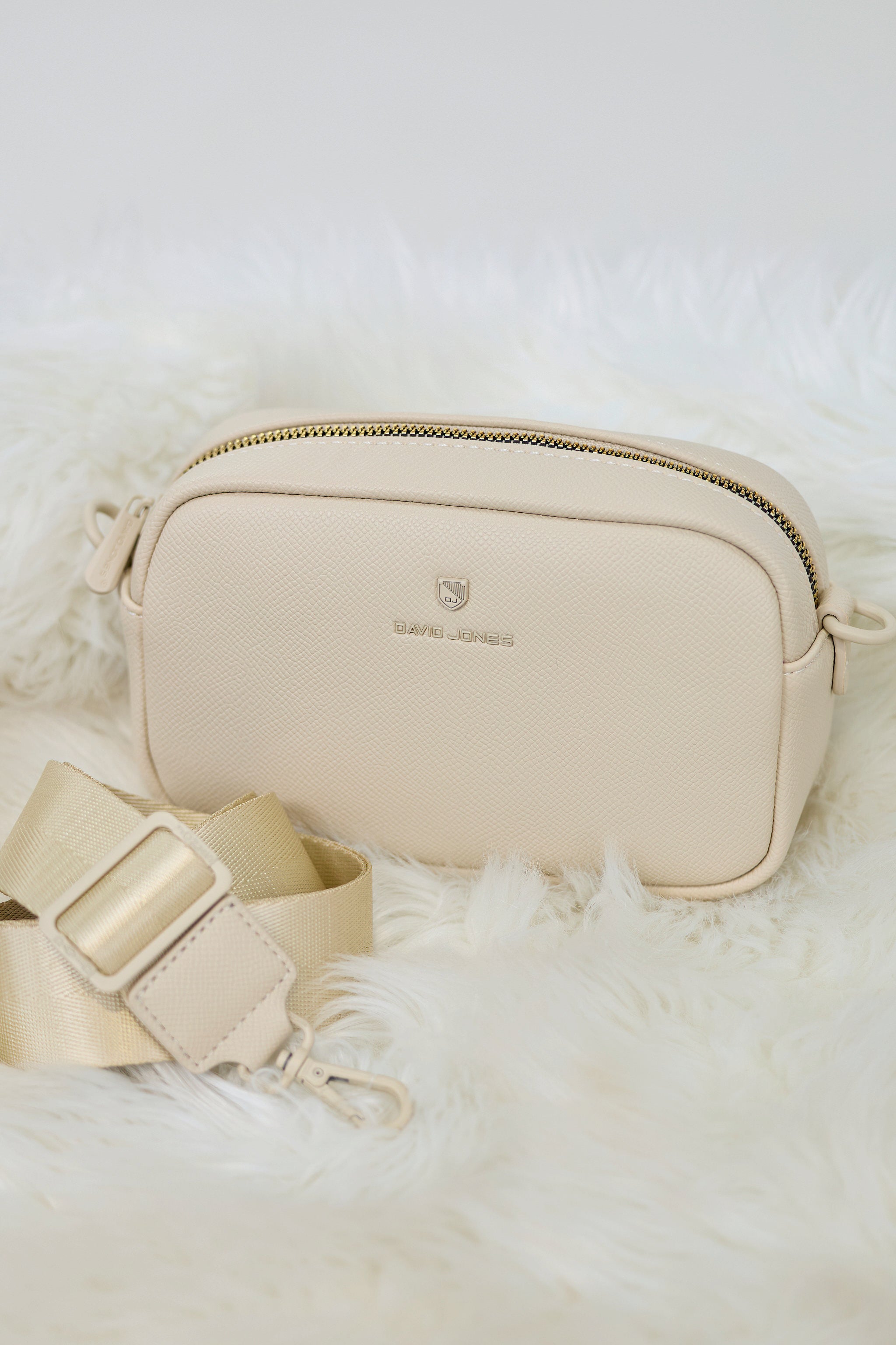 Umhängetasche, stein von Trends & Lifestyle Deutschland GmbH