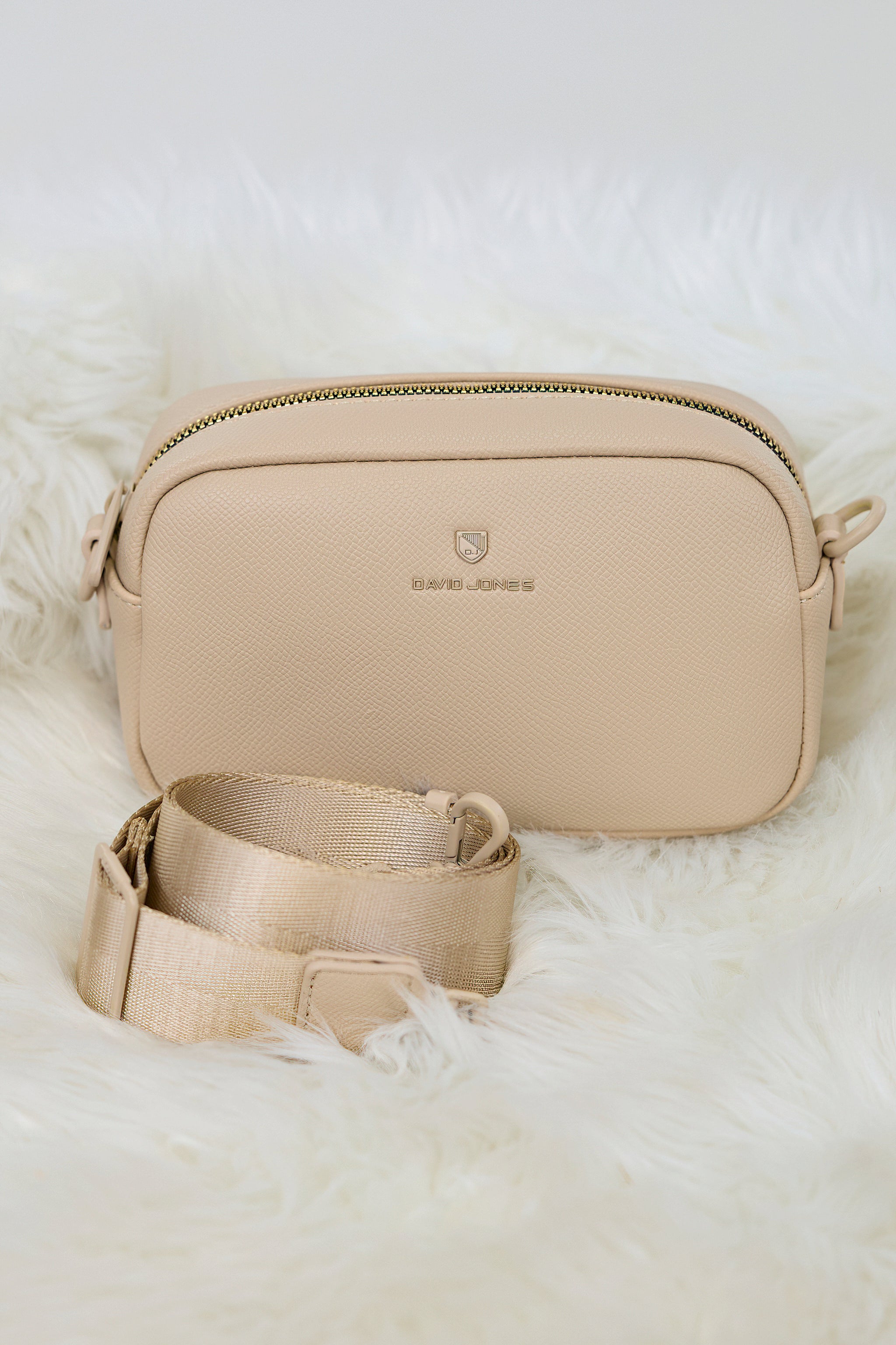 Umhängetasche, beige von Trends & Lifestyle Deutschland GmbH