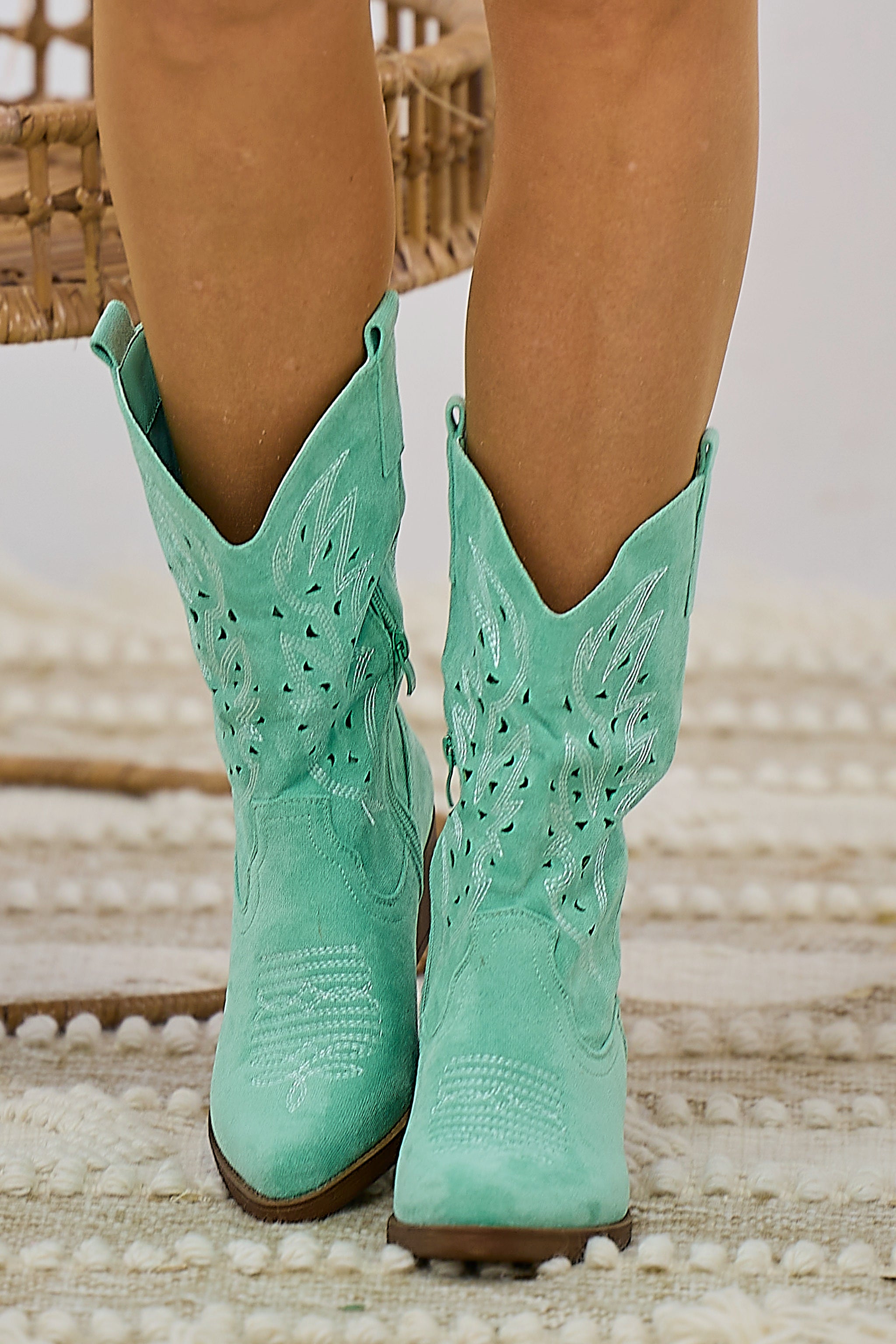 Cowboy-Halbstiefel mit Cut-Outs, mint von Trends & Lifestyle Deutschland GmbH