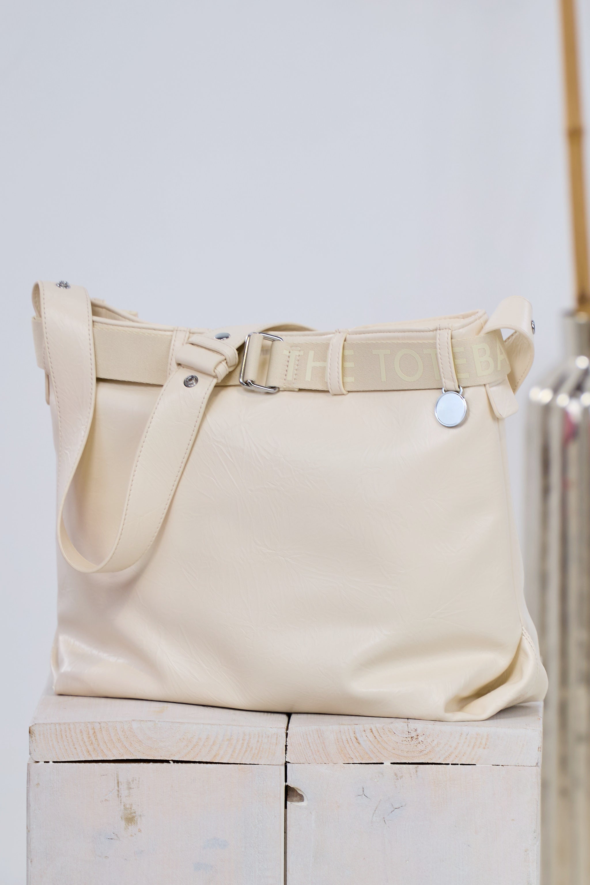 Shopper mit breitem Gurtband/Schlaufen, ecru von Trends & Lifestyle Deutschland GmbH