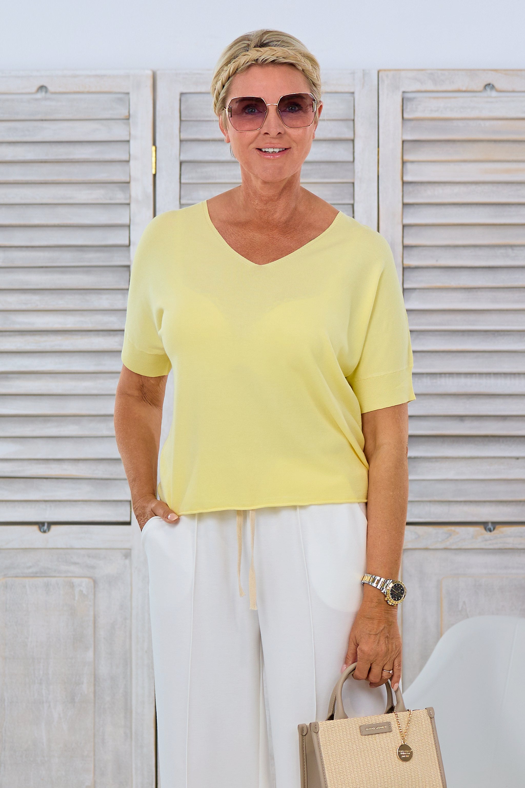 Light short-sleeve knit pullover plain, yellow