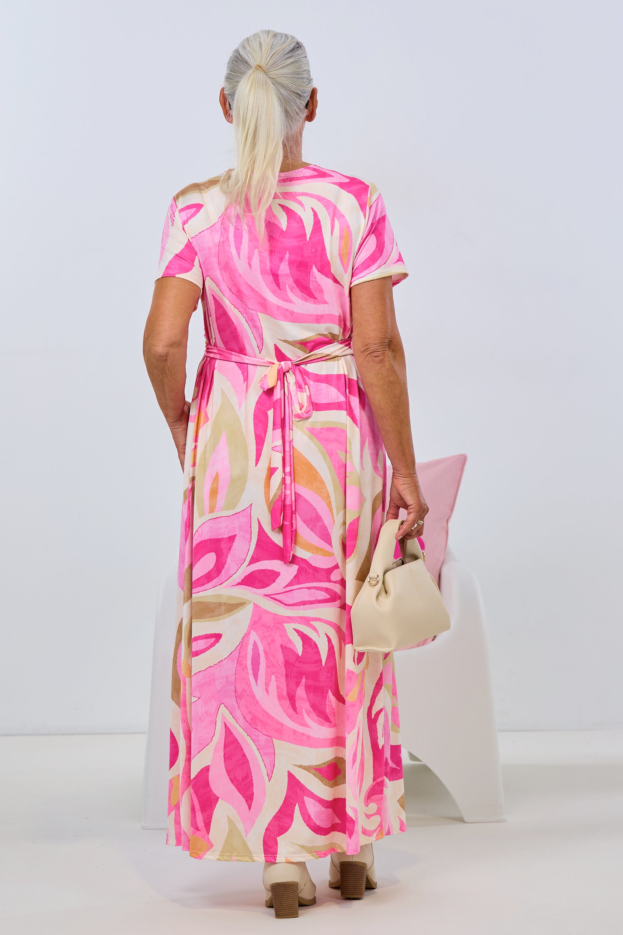 Langes Kleid mit Raffung vorne, pink-rosa-ecru von Trends & Lifestyle Deutschland GmbH