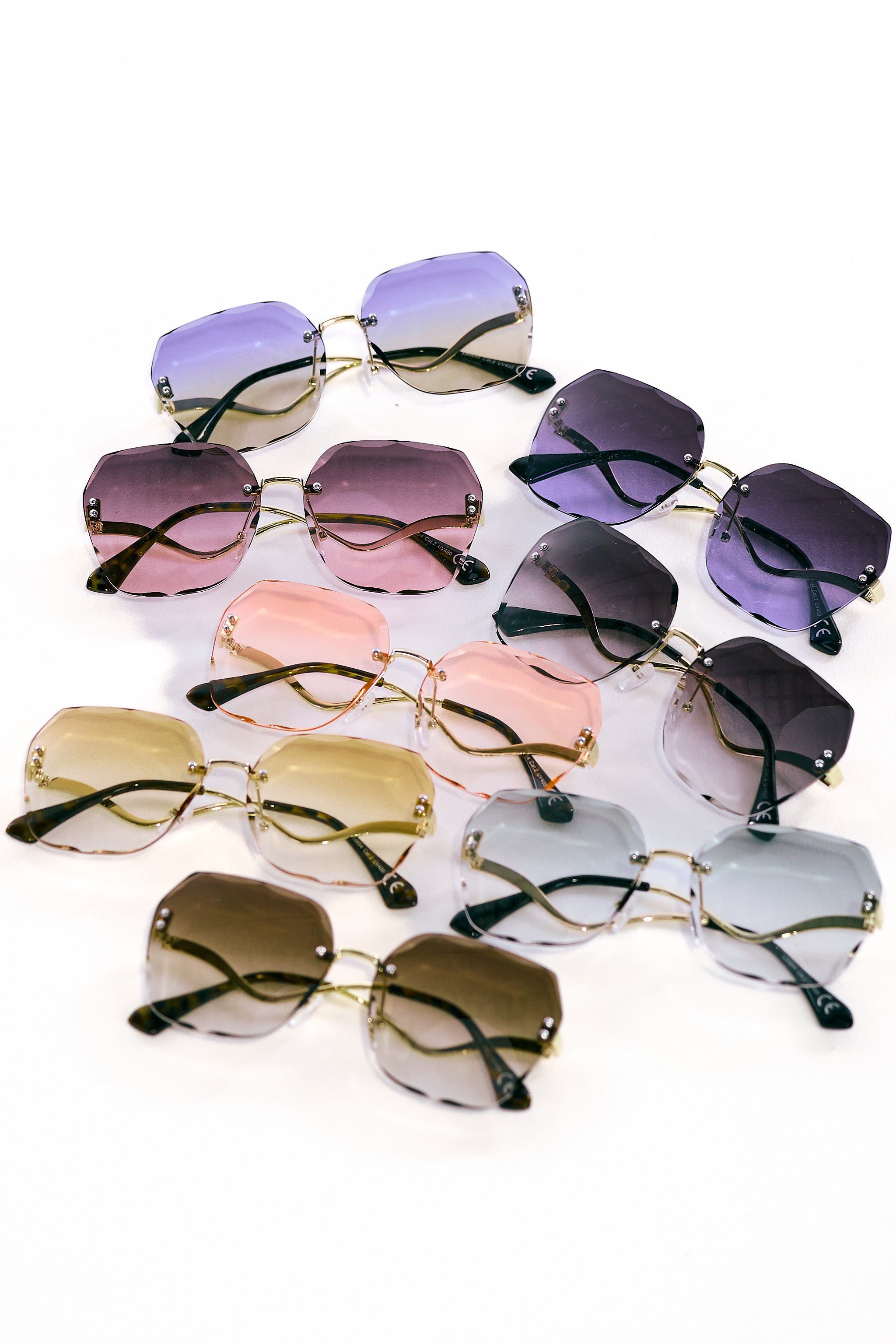 Stylish sunglasses with curved temple, see variants