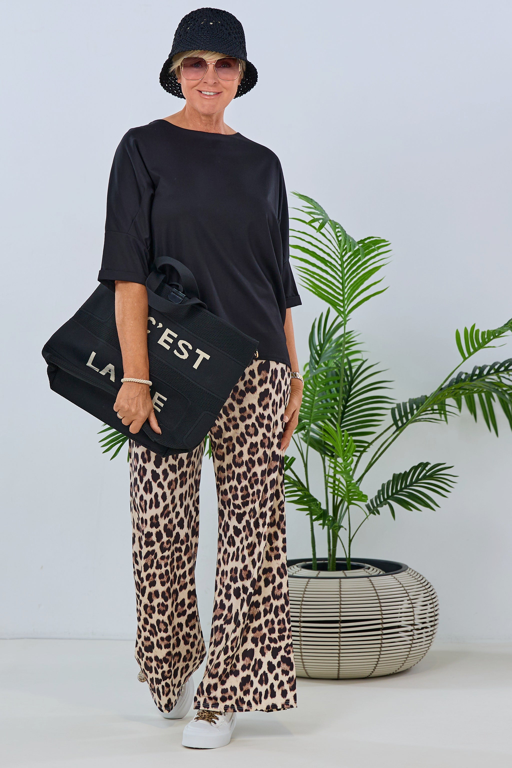 Oversized Shirt mit kurzen Ärmeln, schwarz von Trends & Lifestyle Deutschland GmbH