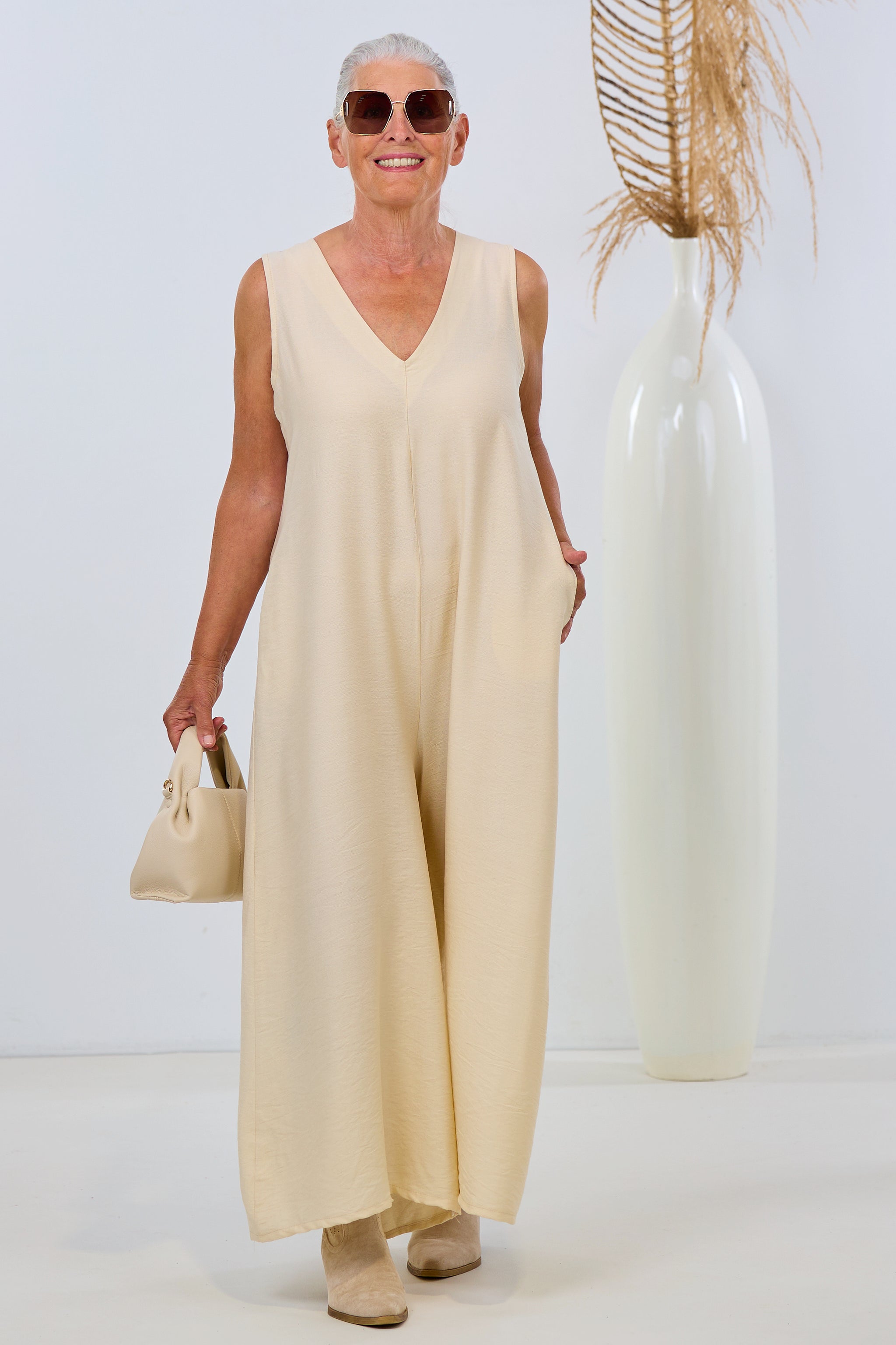 Overall mit raffiniertem Rückenschlitz, creme von Trends & Lifestyle Deutschland GmbH