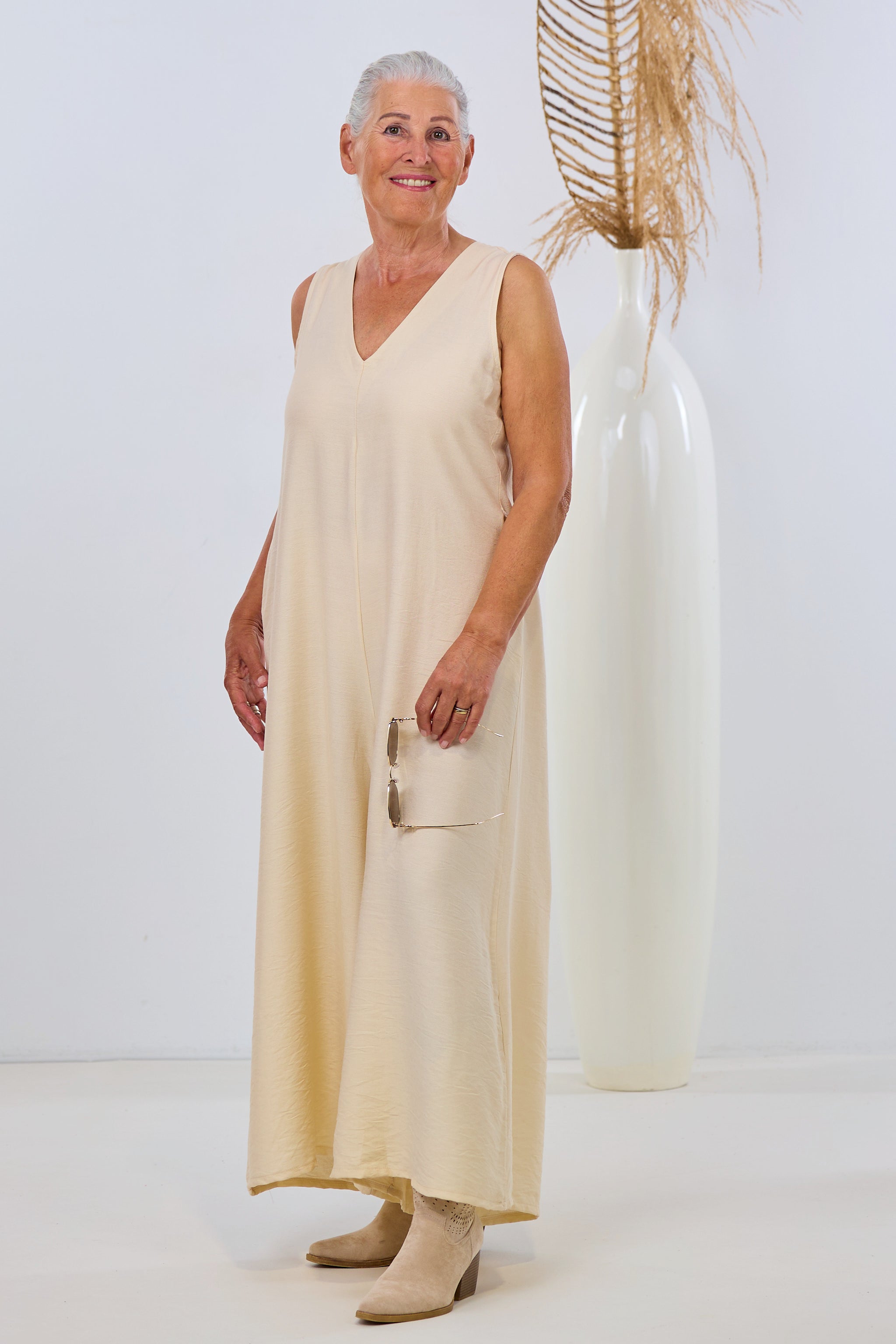 Overall mit raffiniertem Rückenschlitz, creme von Trends & Lifestyle Deutschland GmbH