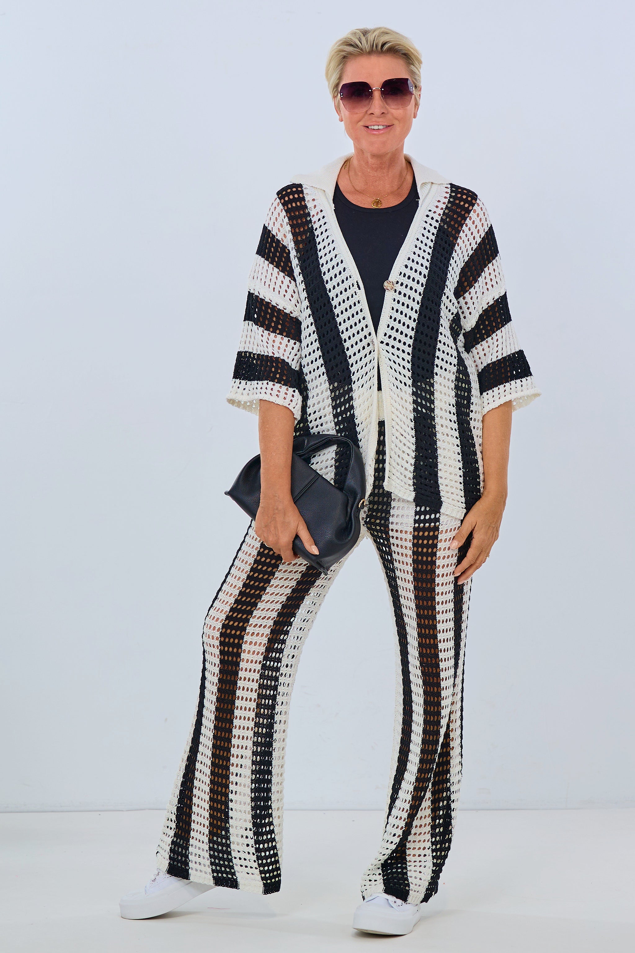 Kurzarm Cardigan mit Längsstreifen, schwarz-ecru von Trends & Lifestyle Deutschland GmbH
