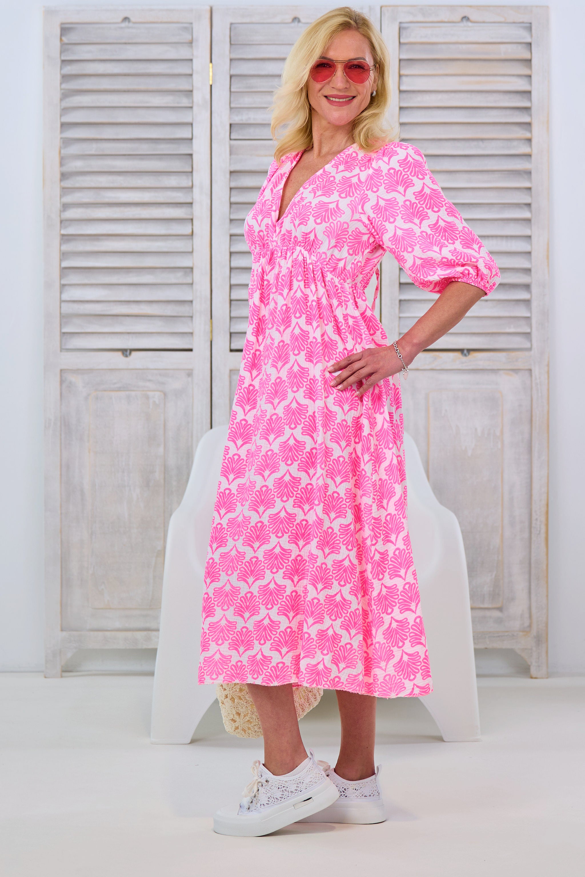 Musselin Kleid mit V-Auschnitt, pink-weiß von Trends & Lifestyle Deutschland GmbH