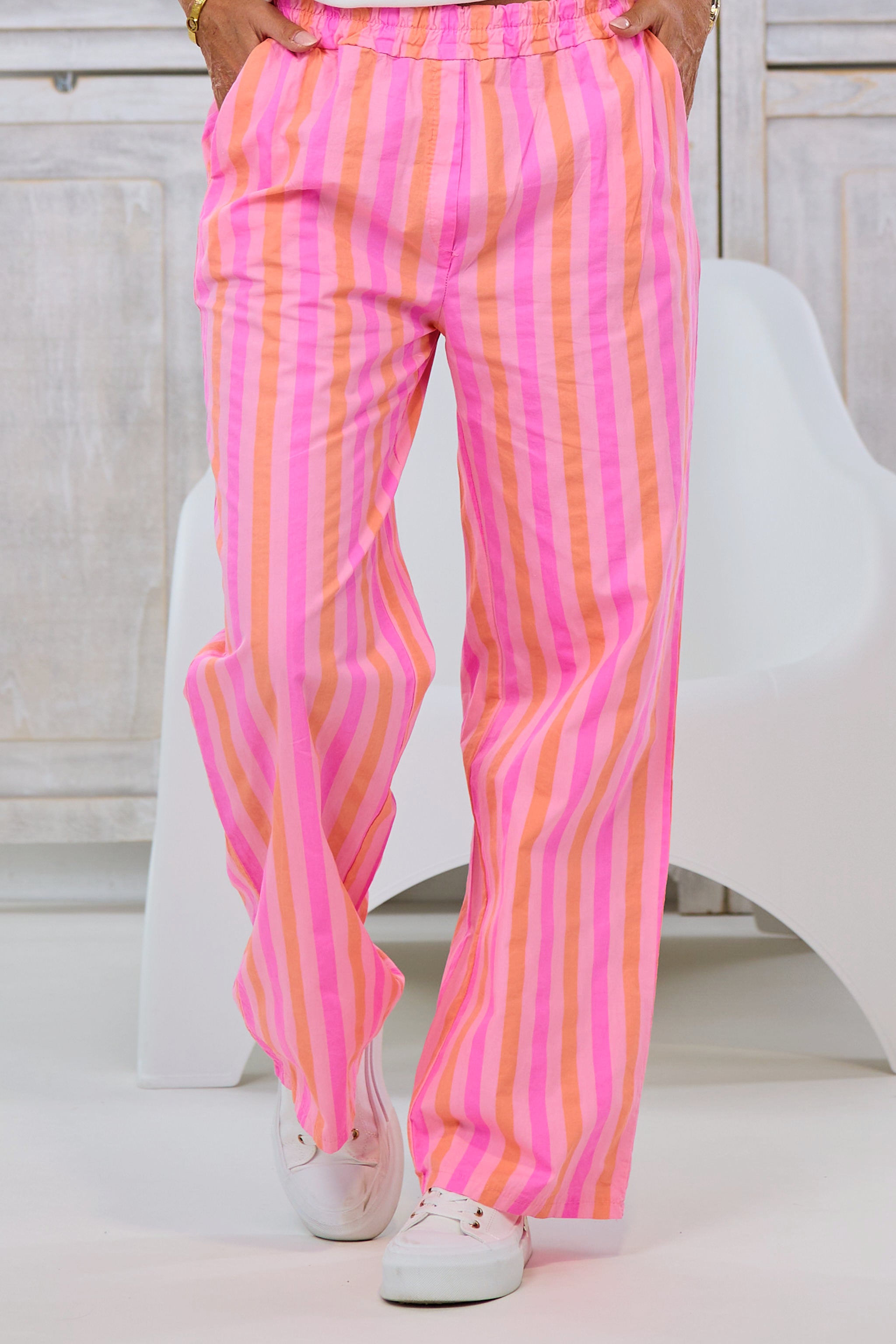 gestreifte Hose, rosa-pink-orange von Trends & Lifestyle Deutschland GmbH