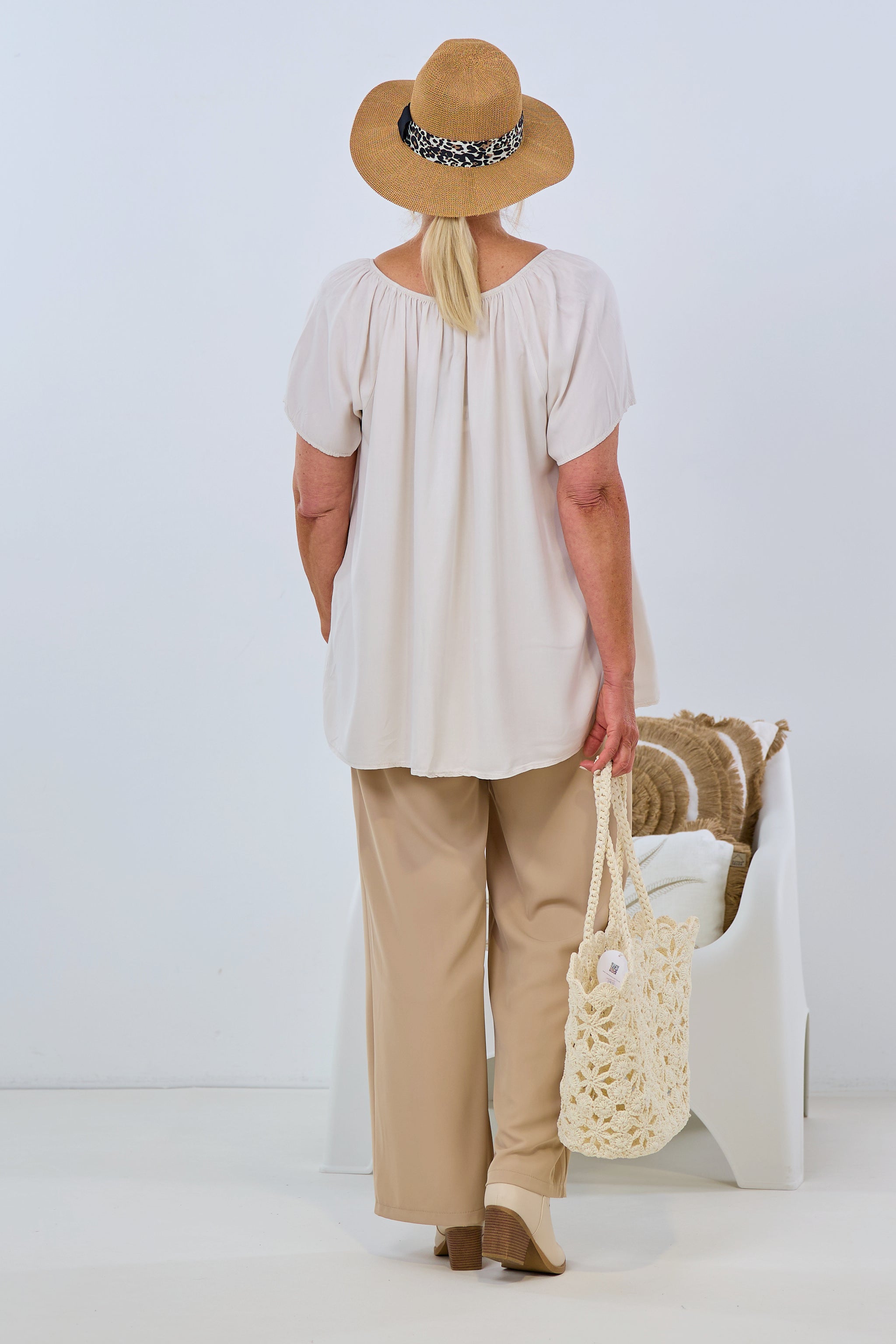 Blusenshirt mit Rüschen, beige von Trends & Lifestyle Deutschland GmbH