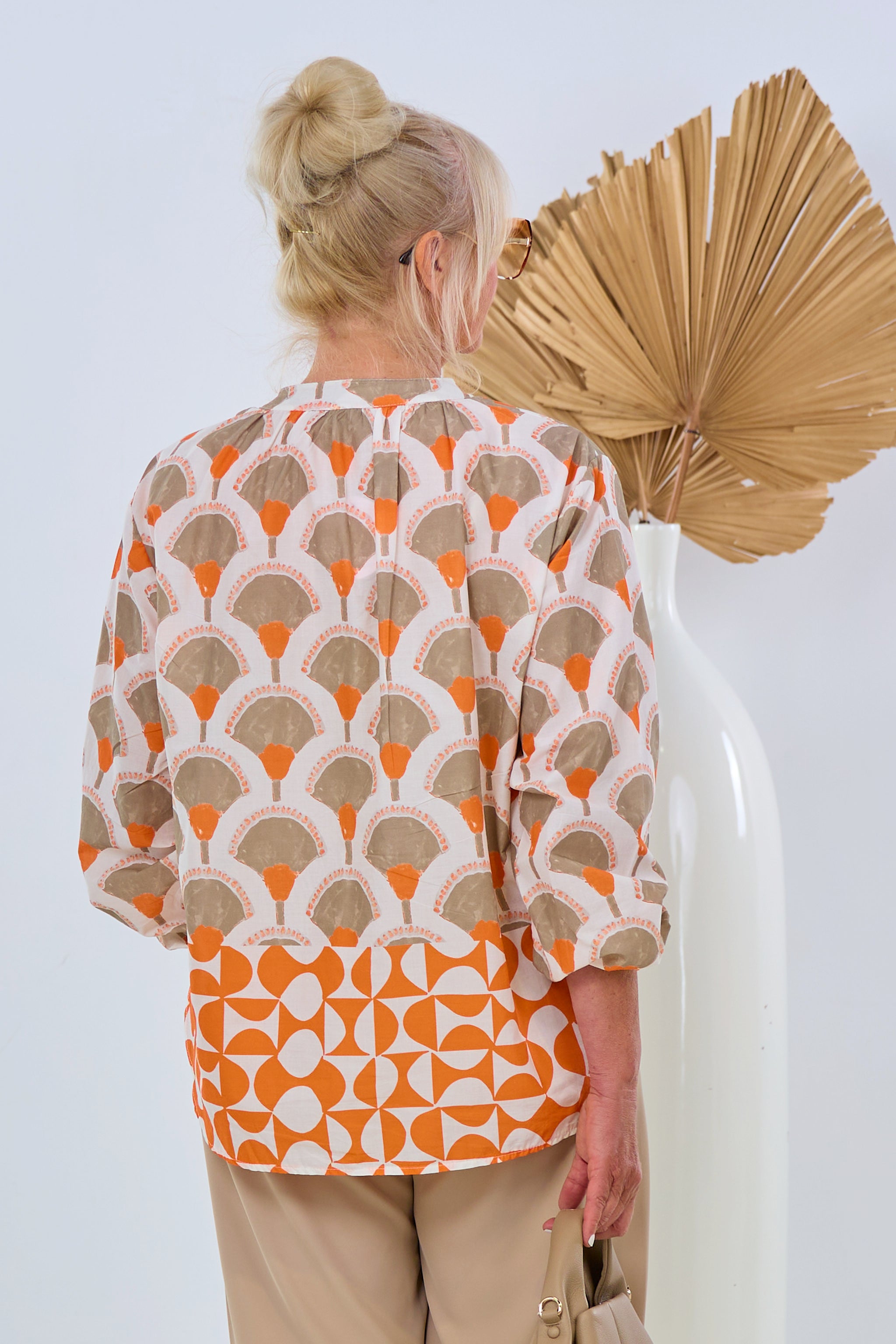 Bluse mit Fantasy-Print, taupe-orange von Trends & Lifestyle Deutschland GmbH