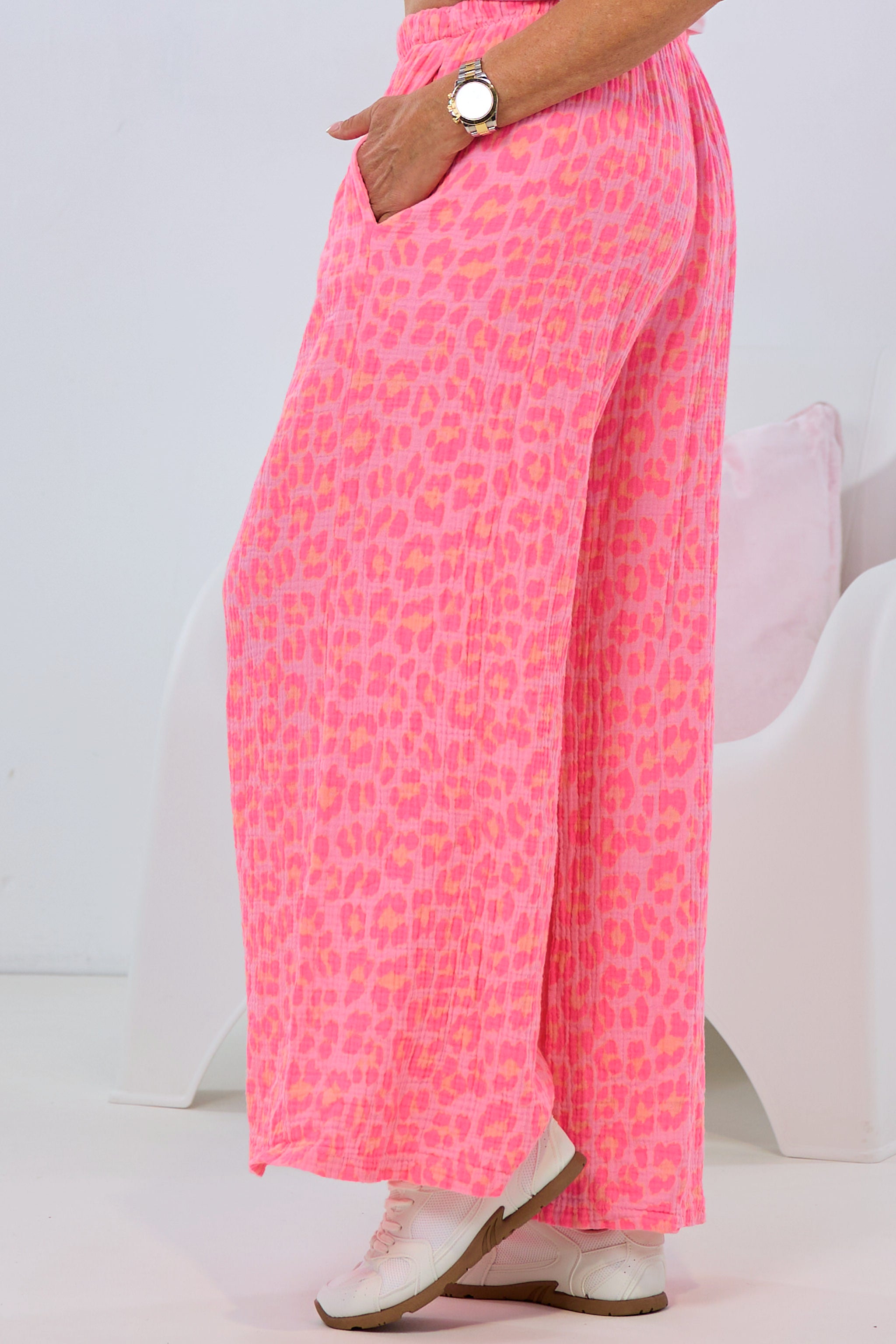 Musselin Hose im leo-look, pink-rosa-apricot von Trends & Lifestyle Deutschland GmbH