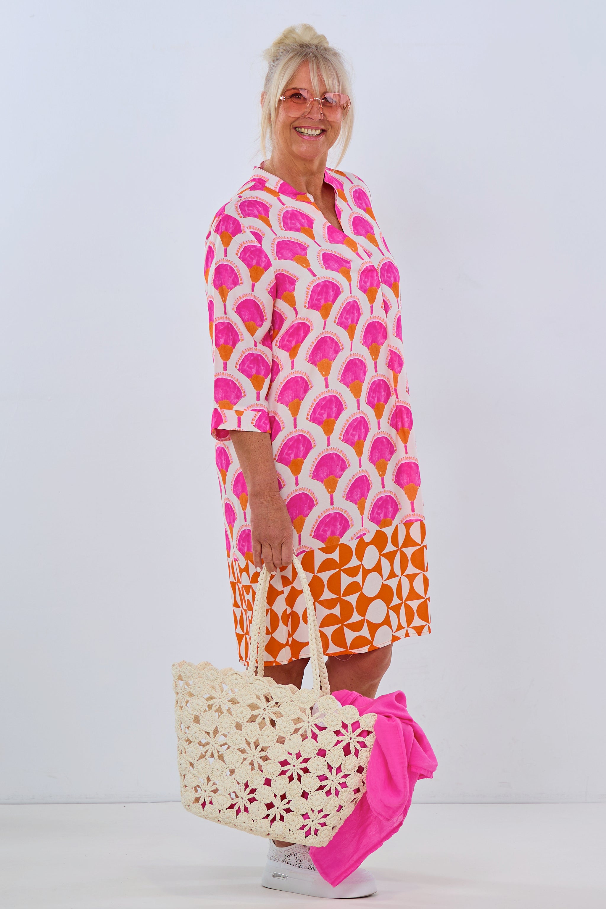 Sommerkleid mit Fantasy-Print, pink-orange von Trends & Lifestyle Deutschland GmbH