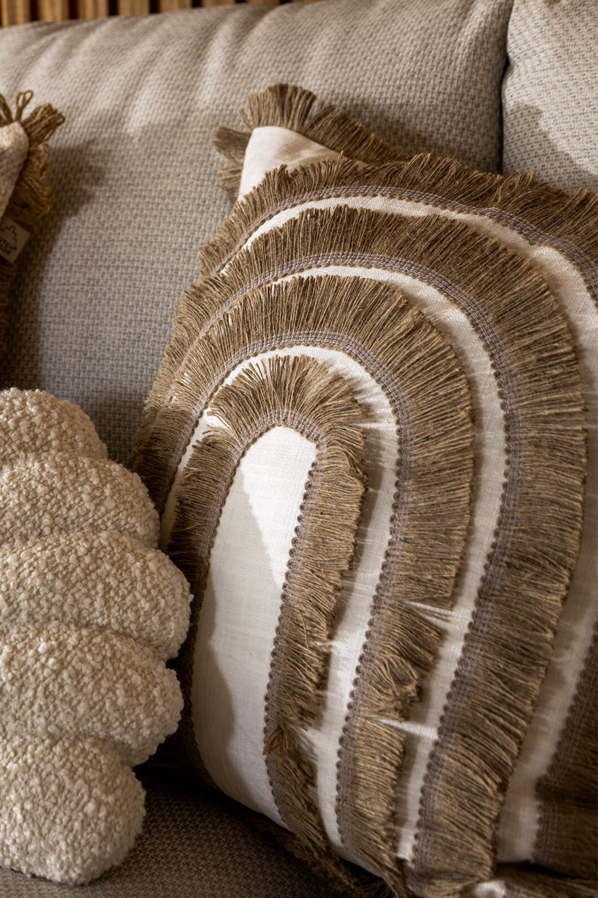 Kissen mit Fransenverzierung, taupe-beige von Trends & Lifestyle Deutschland GmbH