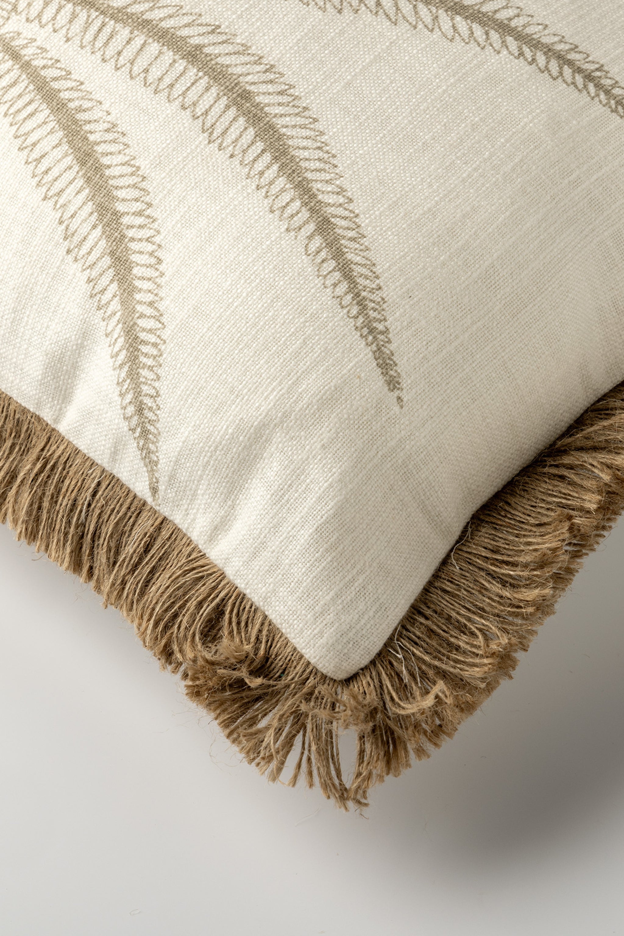 Kissen mit Palme, beige-taupe von Trends & Lifestyle Deutschland GmbH