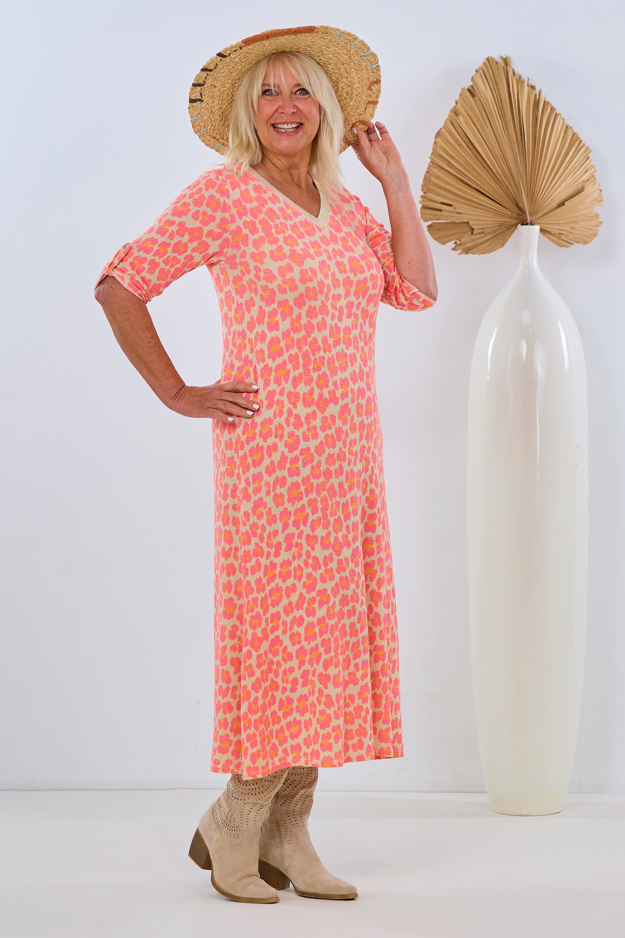 langes Strickkleid im Leo-Look, pink-orange von Trends & Lifestyle Deutschland GmbH