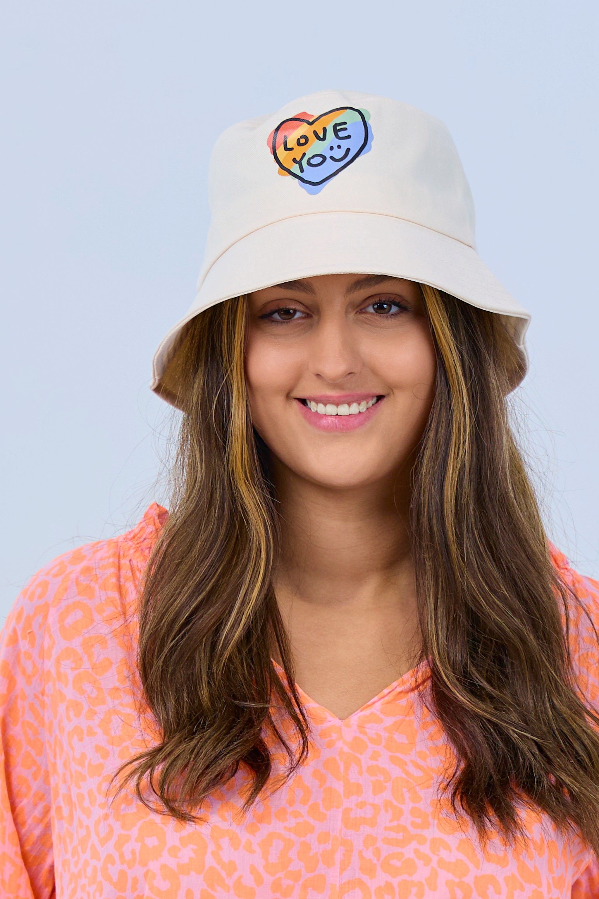 Bucket Hat love you, cream-colored