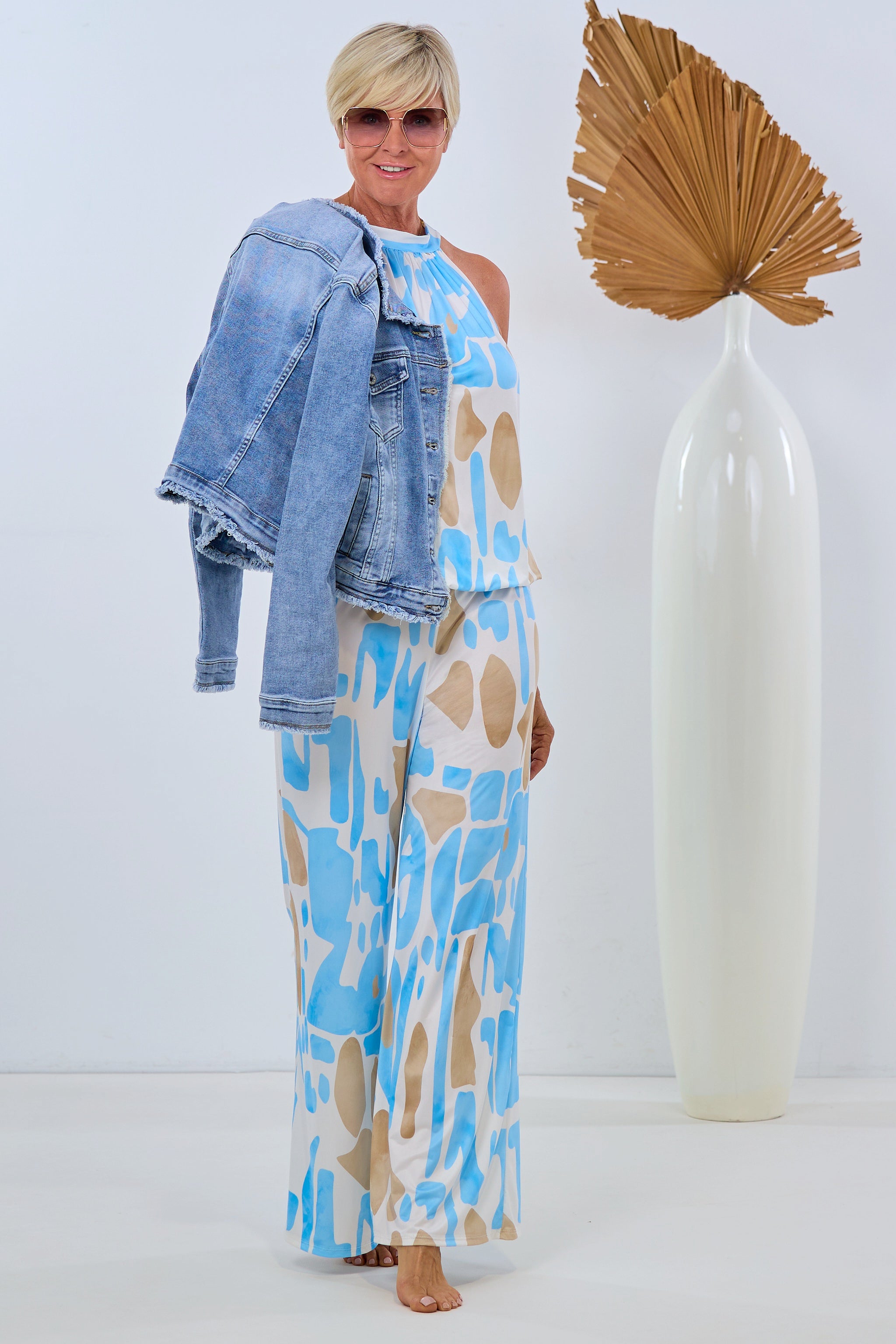 soft falling pants with retro pattern, light blue-camel-ecru