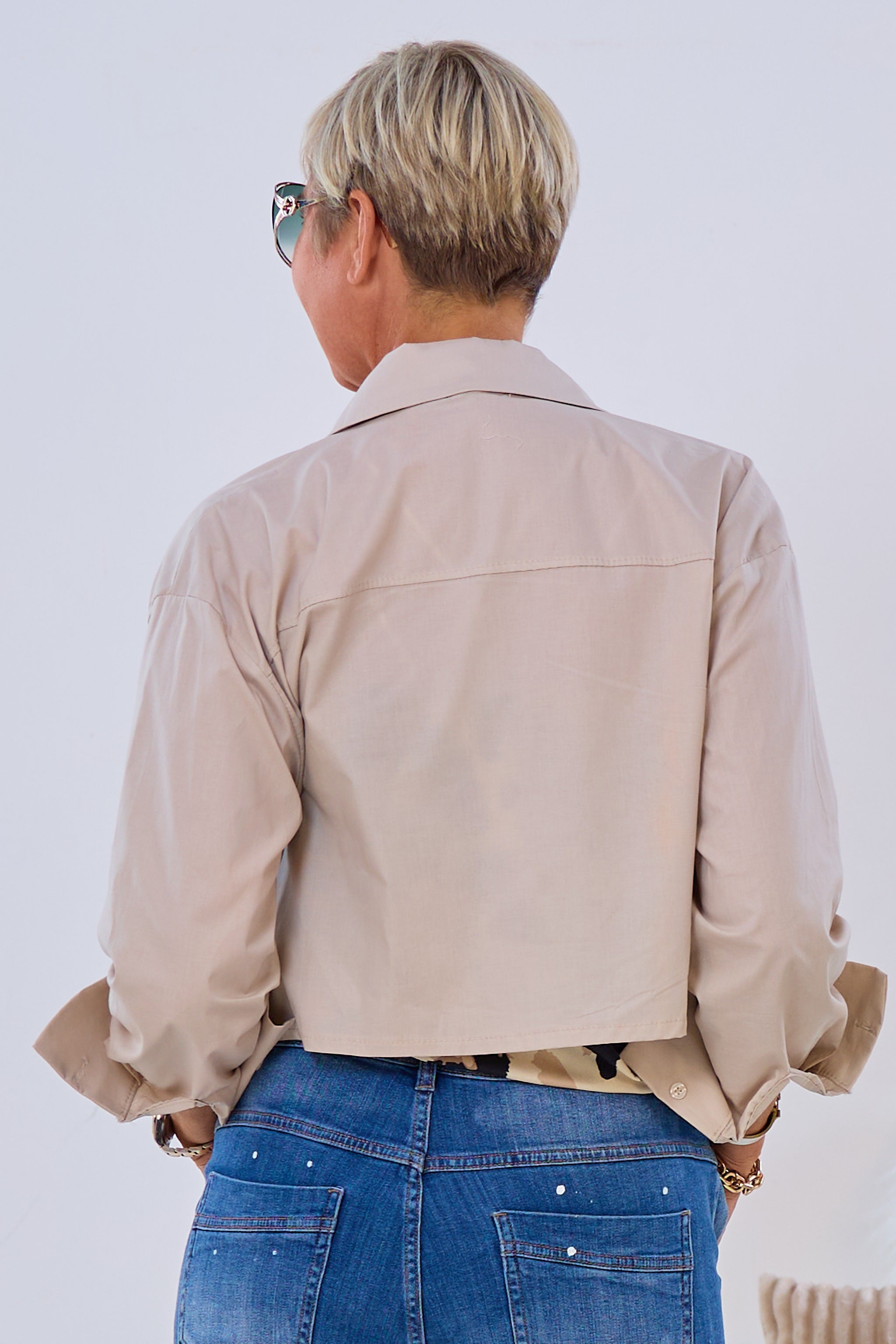Cropped blouse with pockets, beige