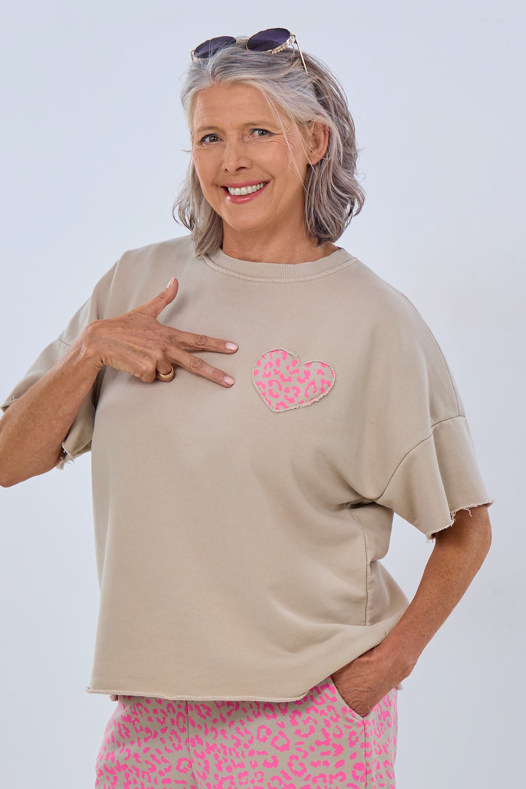 short-sleeve Sweaty with heart, beige-pink