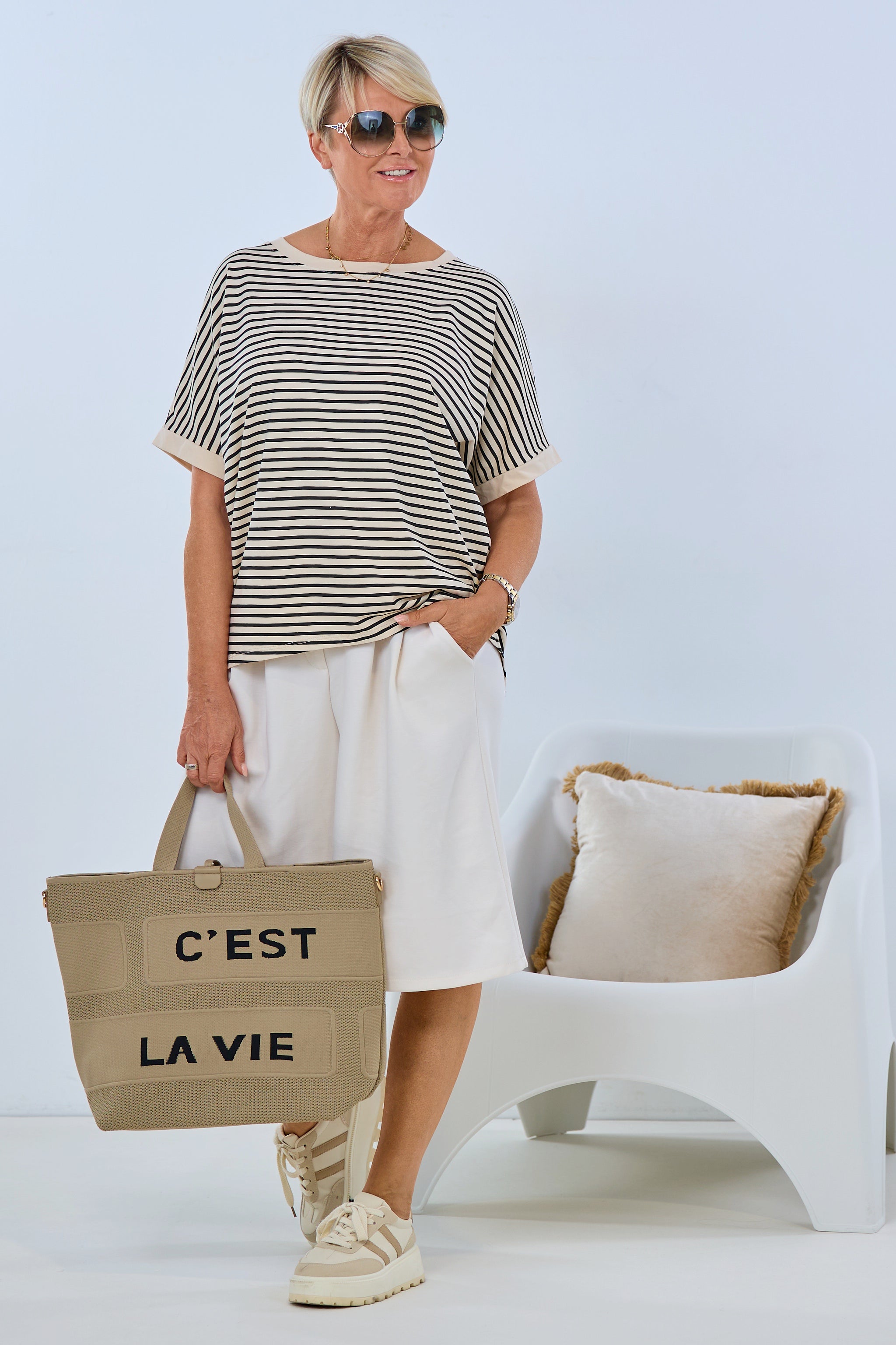 Oversized striped shirt, black-beige