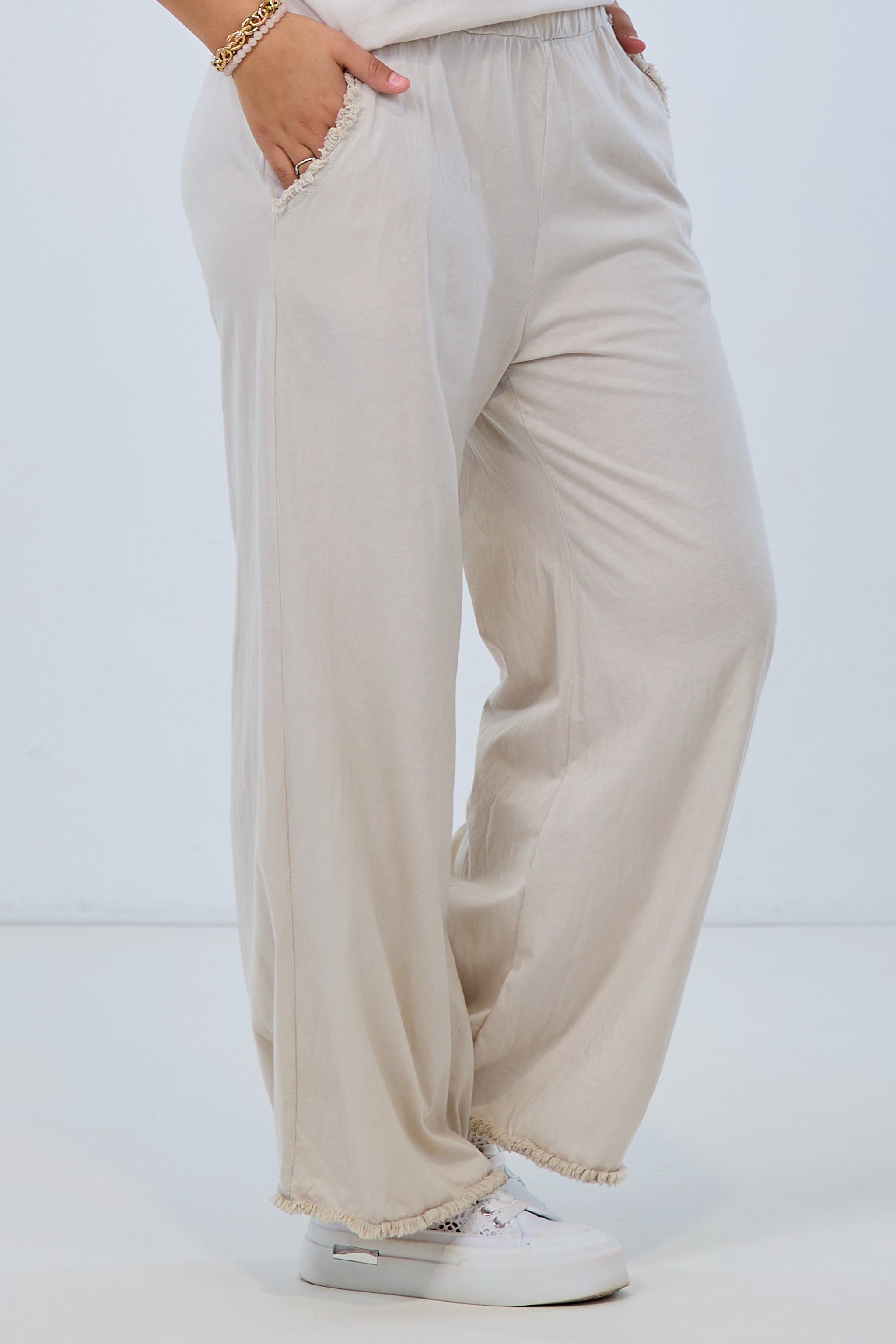 leichte Freizeithose mit Fransen, Eingriffstaschen und elastischem Bund, beige