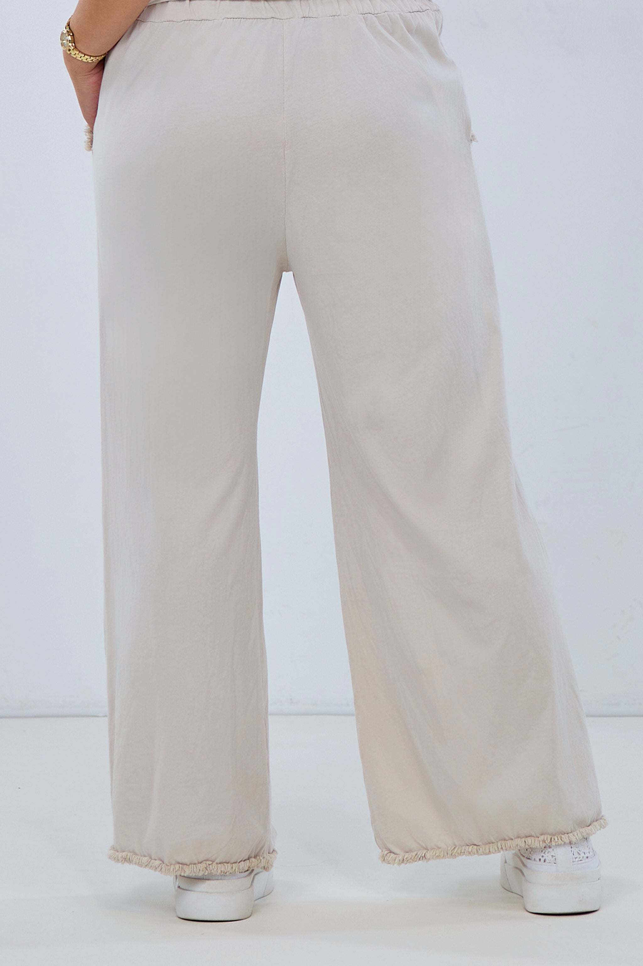 leichte Freizeithose mit Fransen, Eingriffstaschen und elastischem Bund, beige