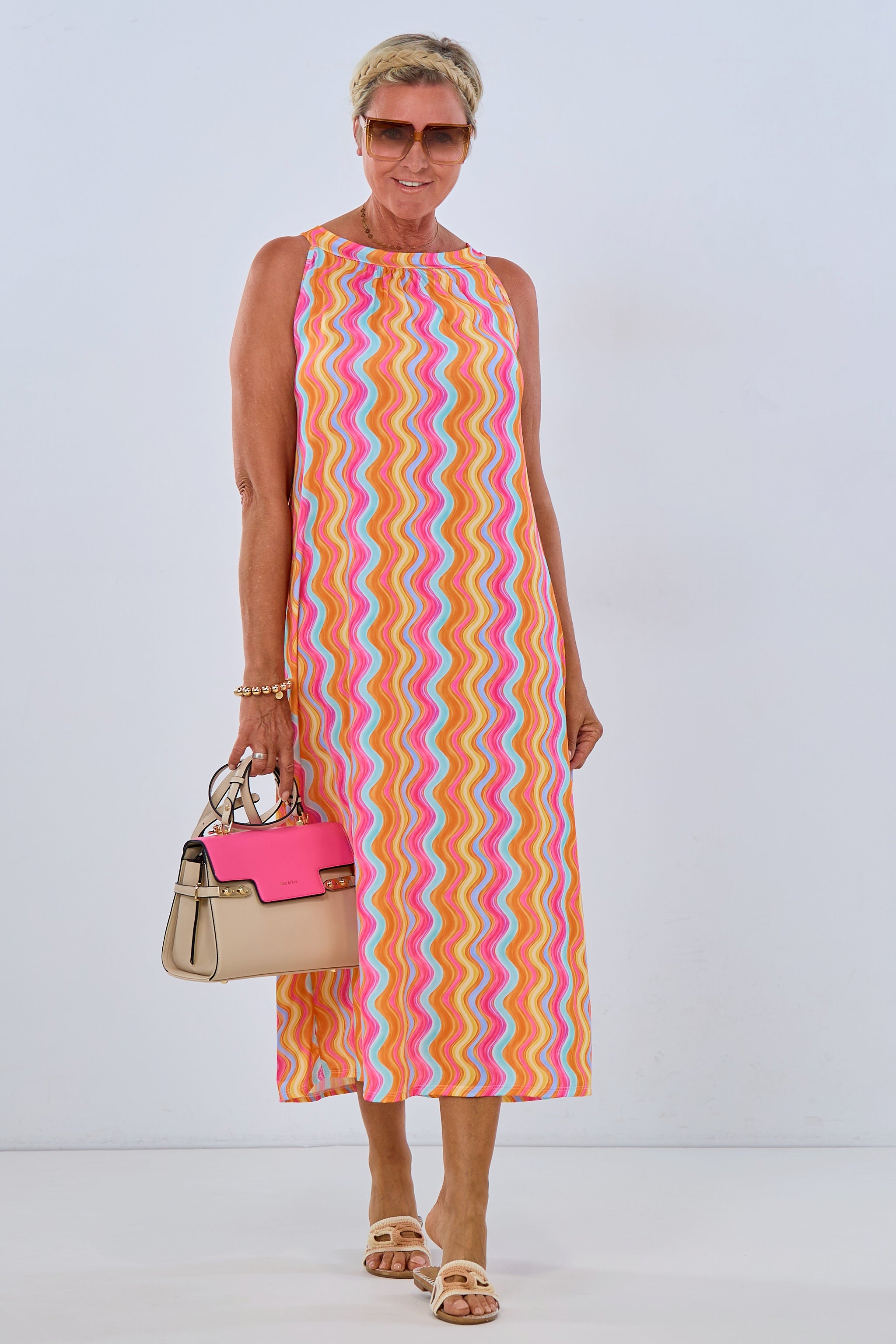 langes Neckholder Kleid mit Retro-Muster, orange-pink-blau
