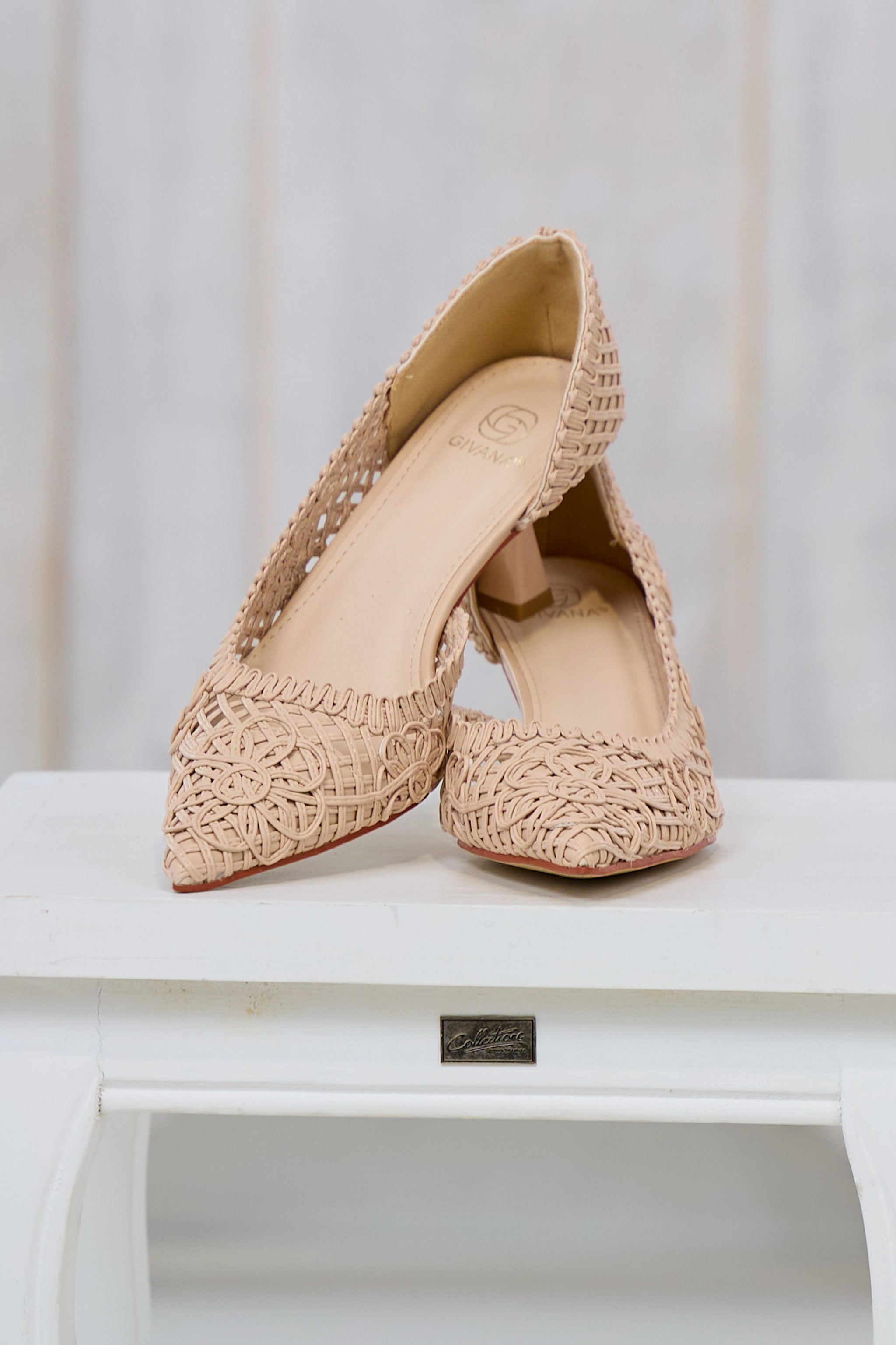 braided pumps, beige
