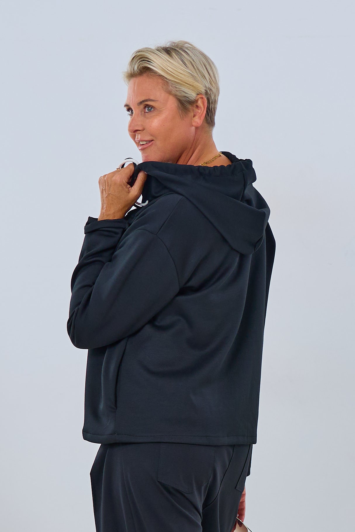 Weiche Hoodie-Jacke mit doppeltem Kordelzug, schwarz