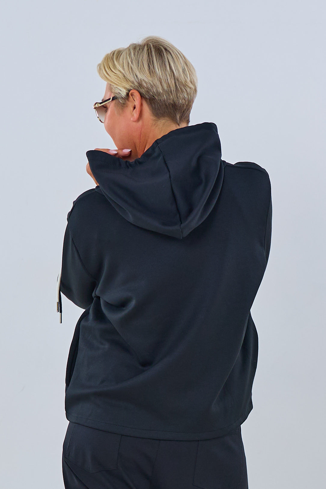 Weiche Hoodie-Jacke mit doppeltem Kordelzug, schwarz