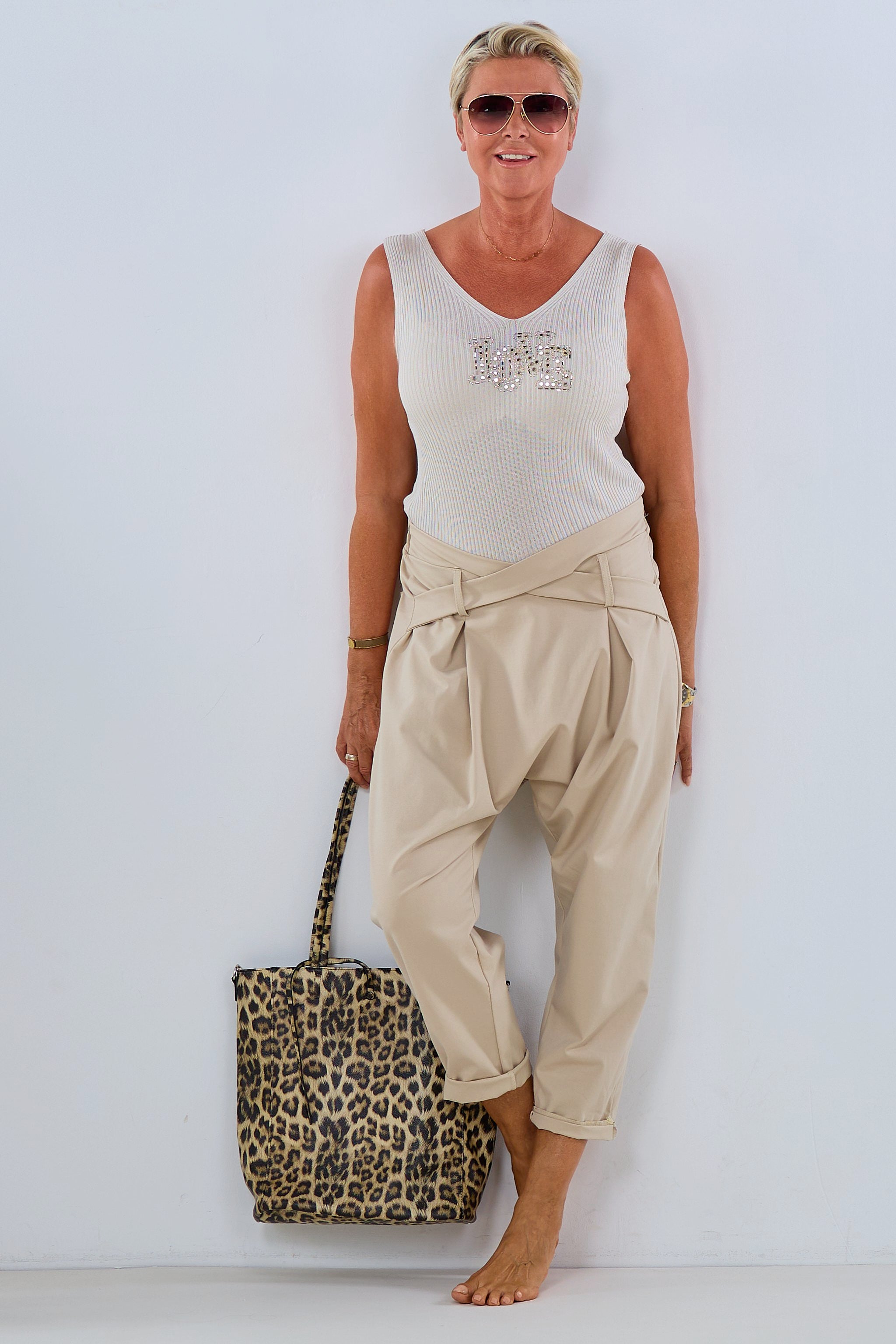 Cozy Baggy mit schrägem Bund, beige