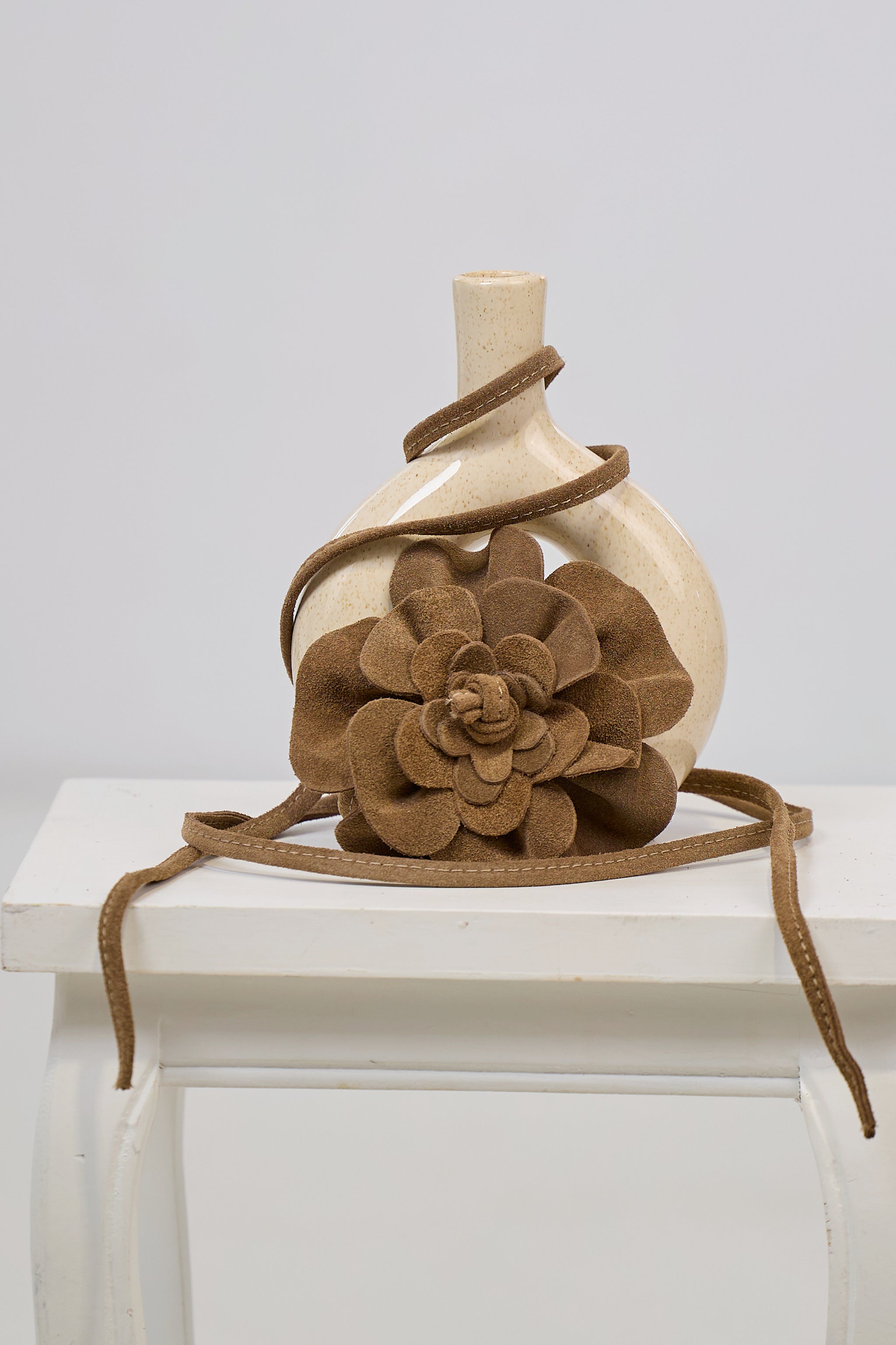 Lederband/Gürtel mit Blume, taupe