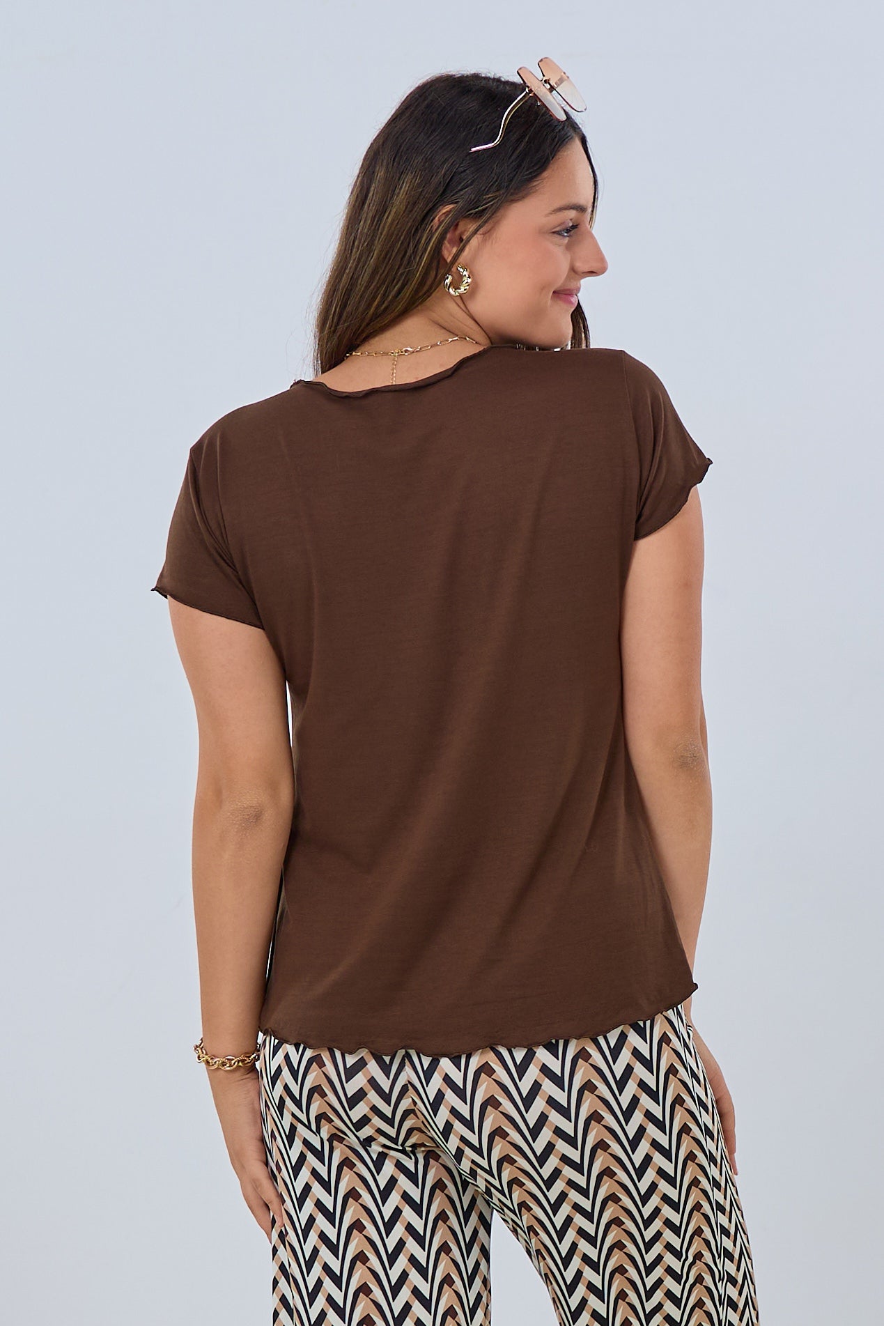 Basic Shirt mit leicht gewellten Abschlüssen, braun