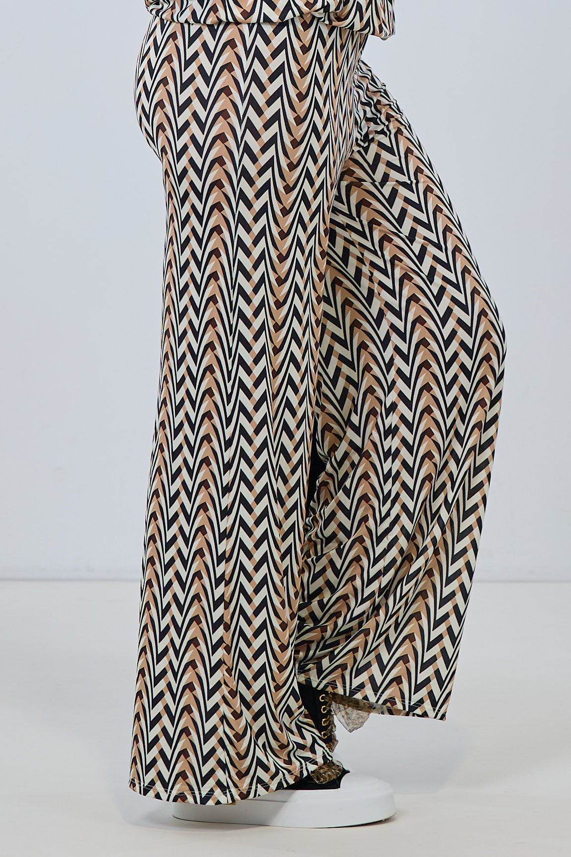 weich fallende Hose, schwarz-taupe-beige