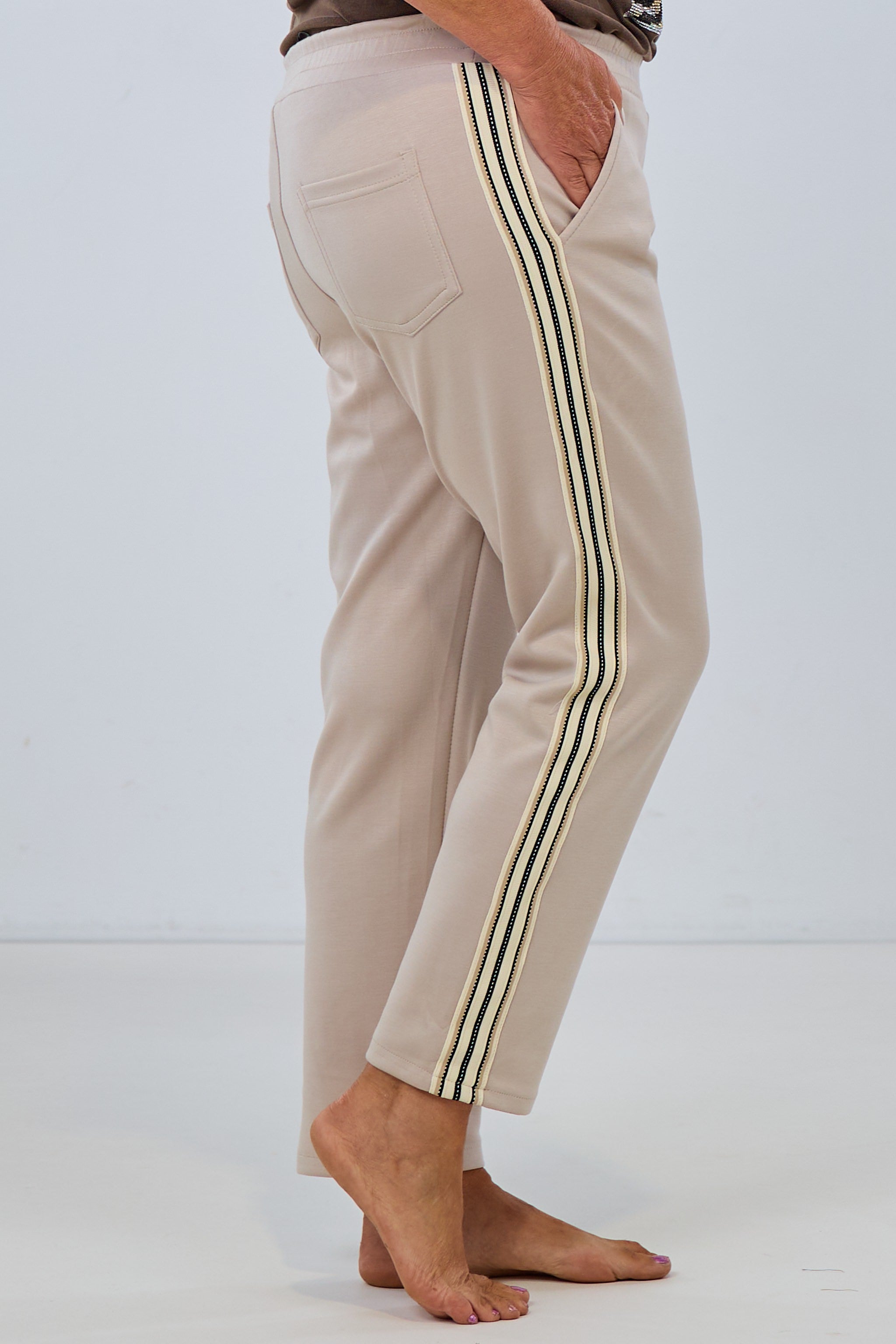 Cozy Hose mit seitlichem Streifen, beige