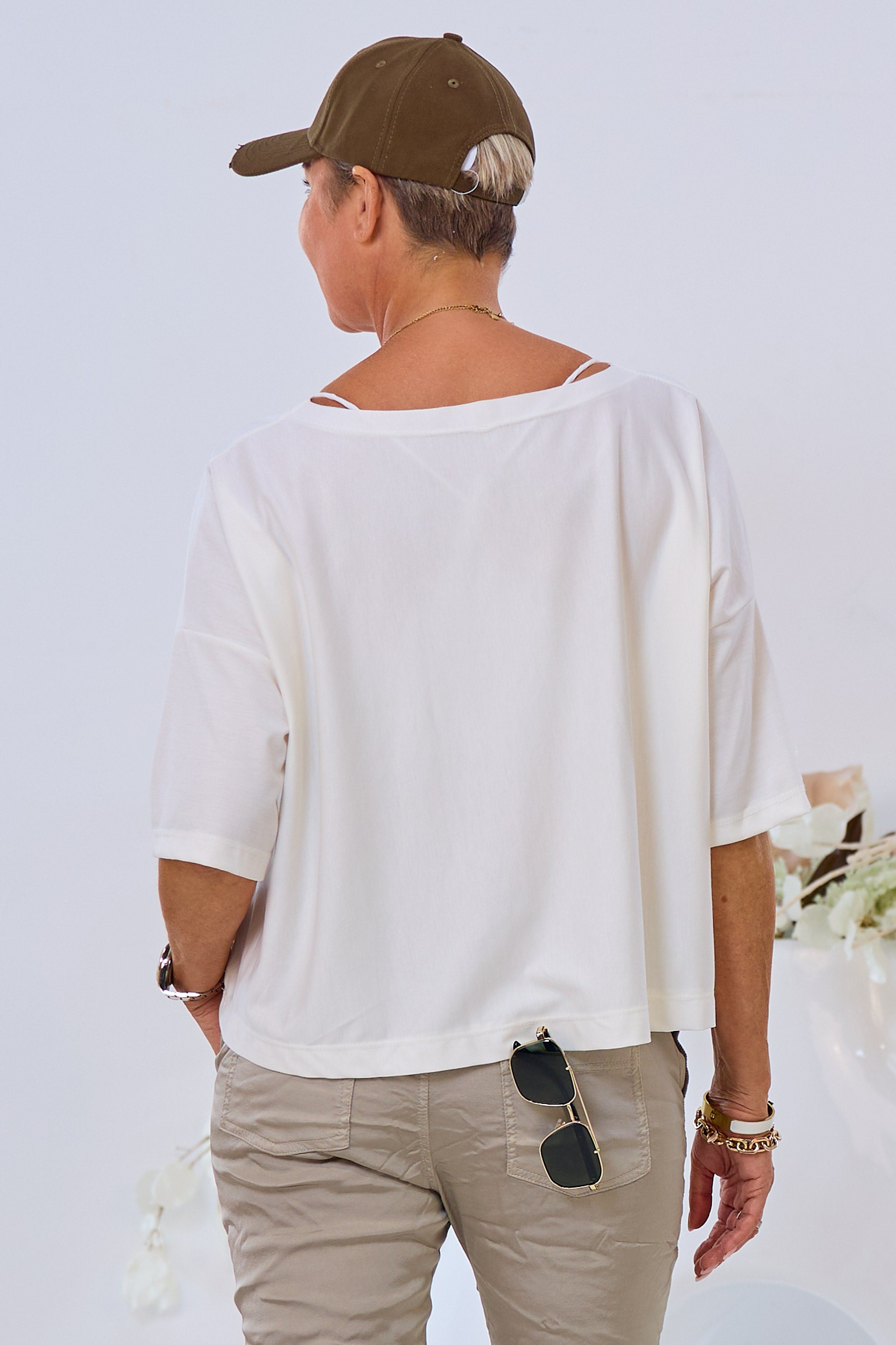 Basic Shirt mit weitem Rundhals-Ausschnitt, ecru