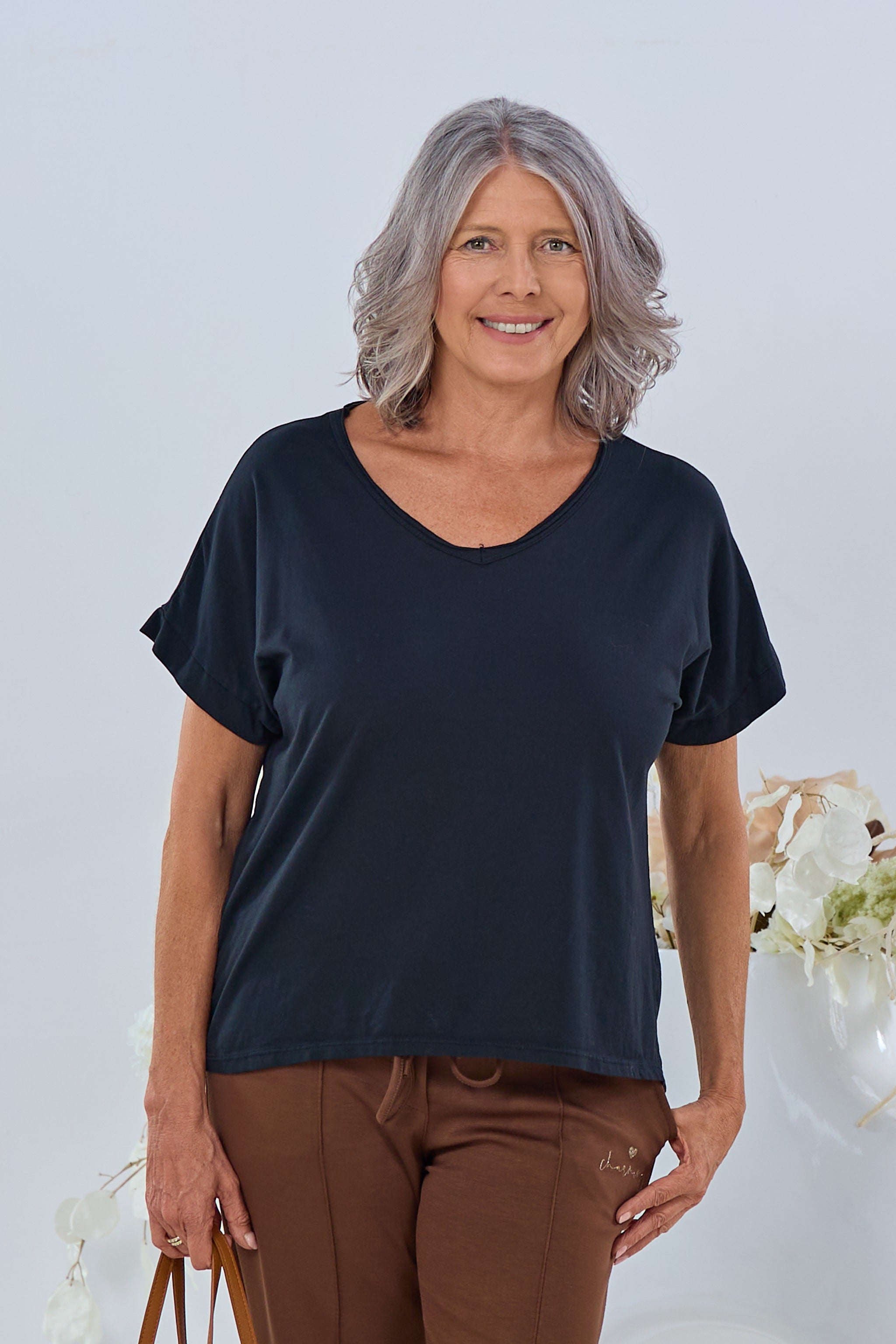 kurzarm Basic Shirt mit Rollsaum, schwarz