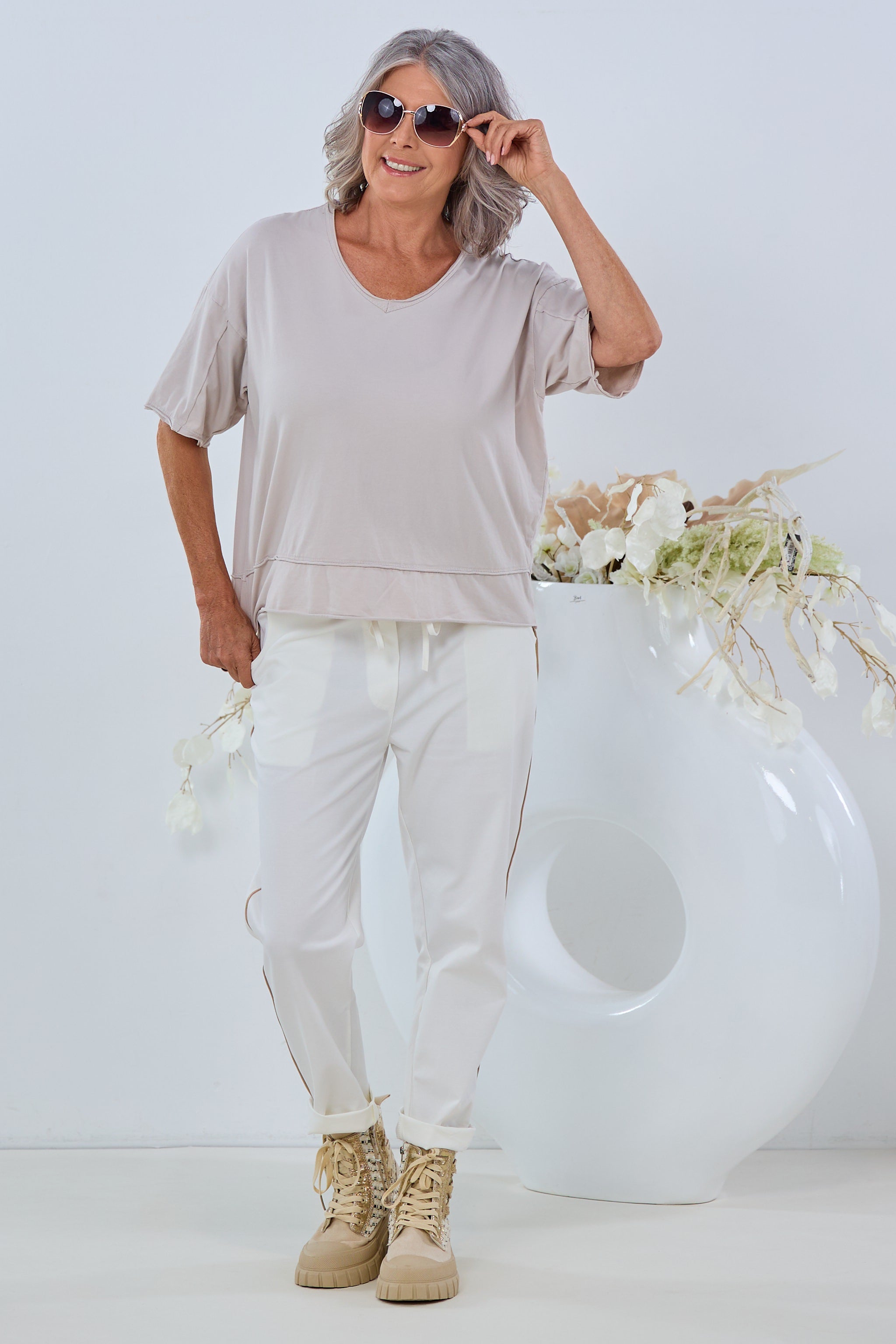 kurzarm Basic Shirt mit Rollsaum, beige