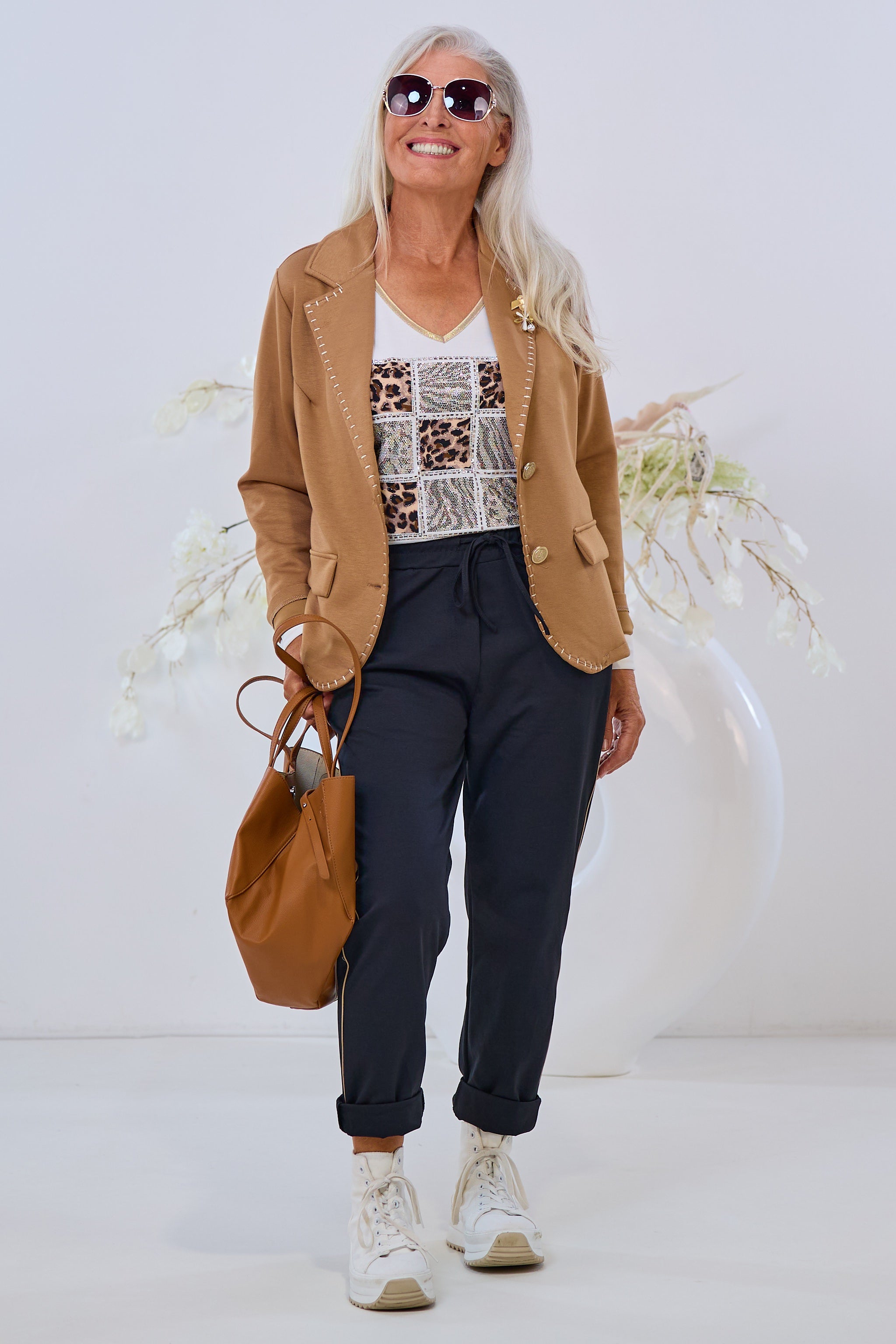 Blazer mit Broschen, camel