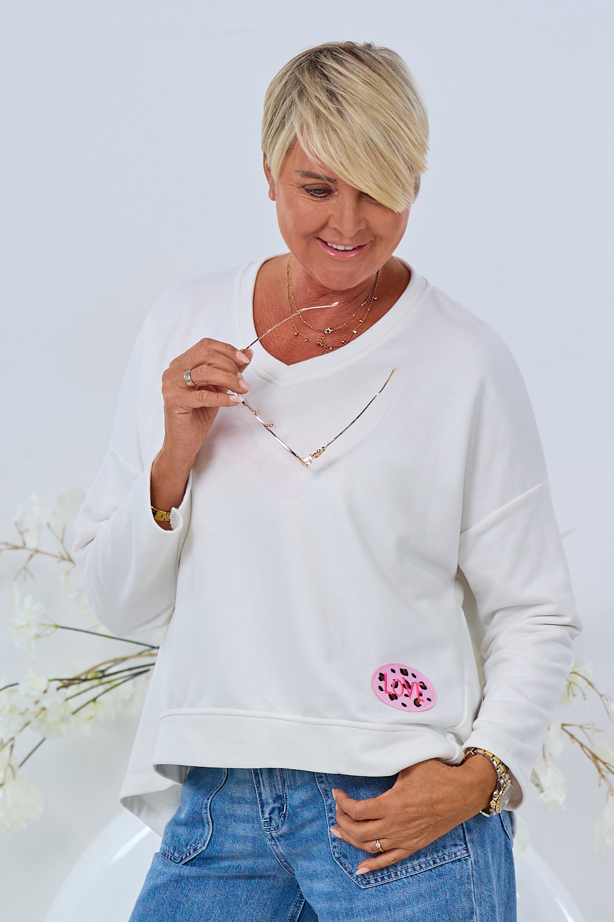Sweaty mit Patch - LOVE, ecru-rosa